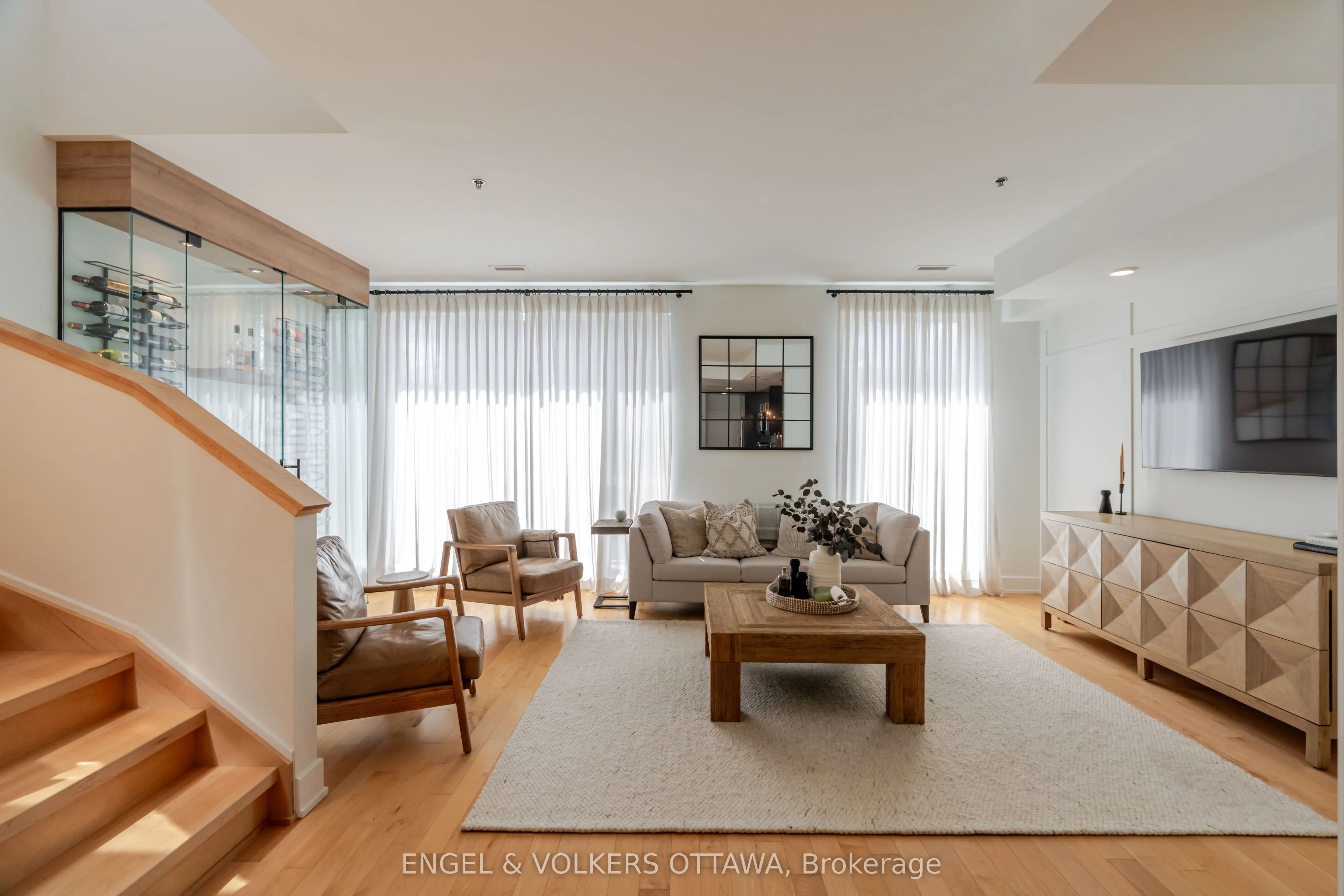 197 lisgar Street #218