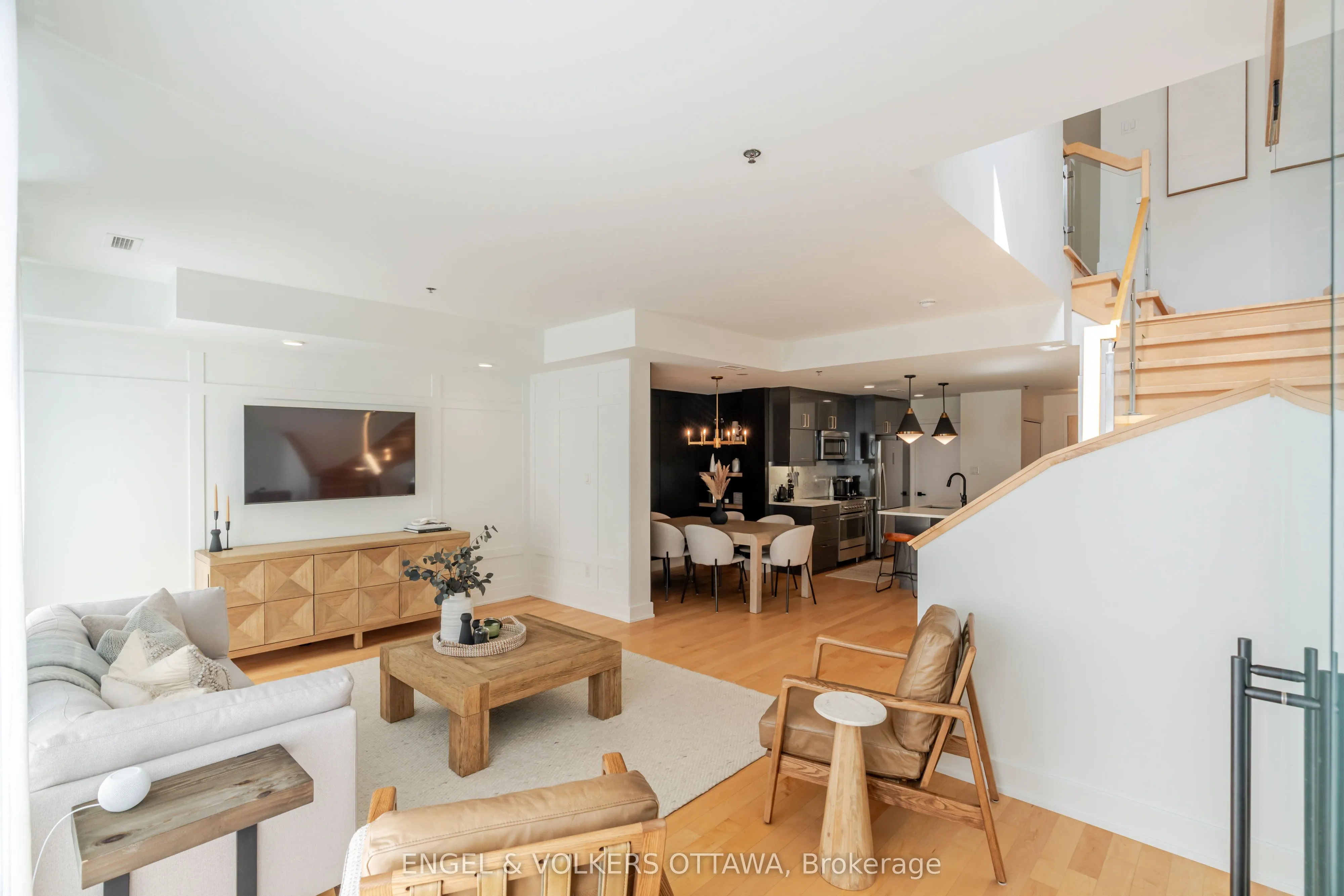 197 lisgar Street #218