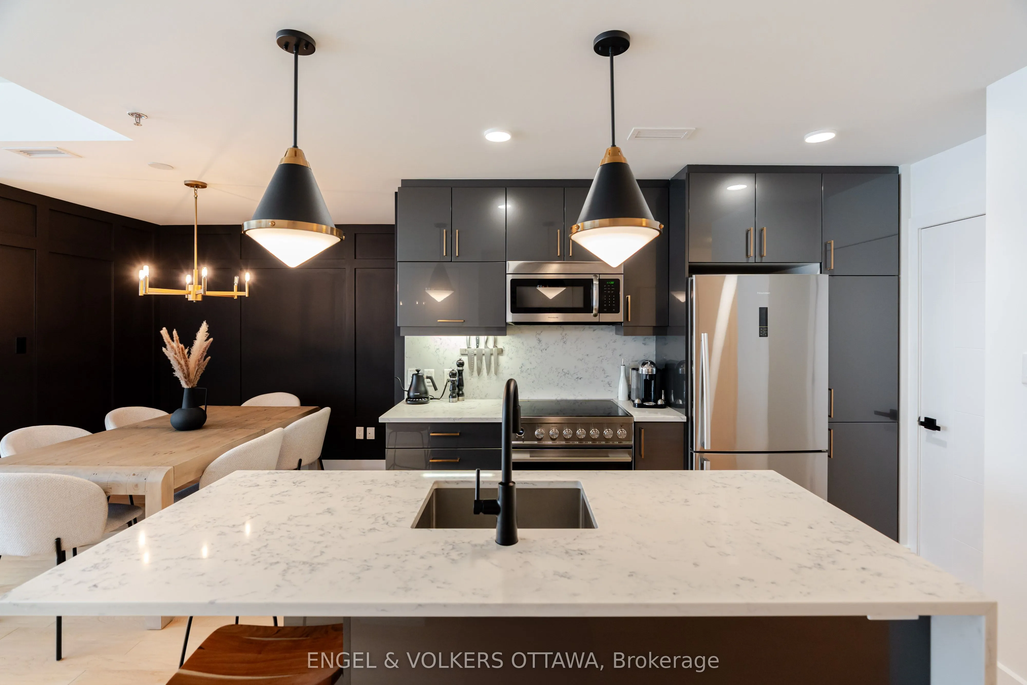 197 lisgar Street #218