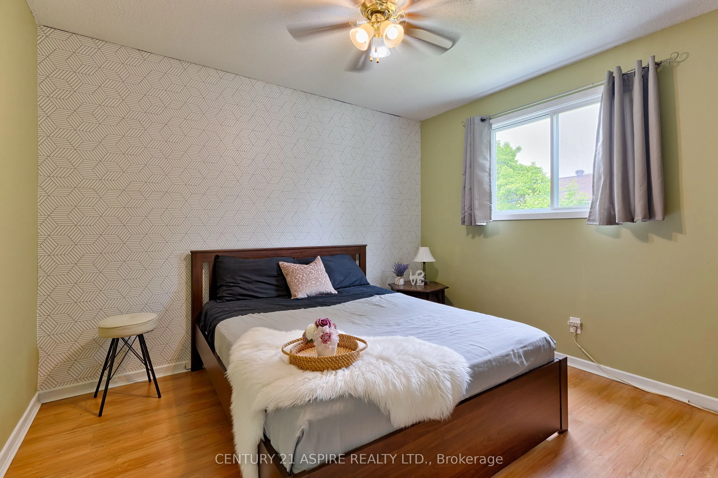123 Ellis Avenue