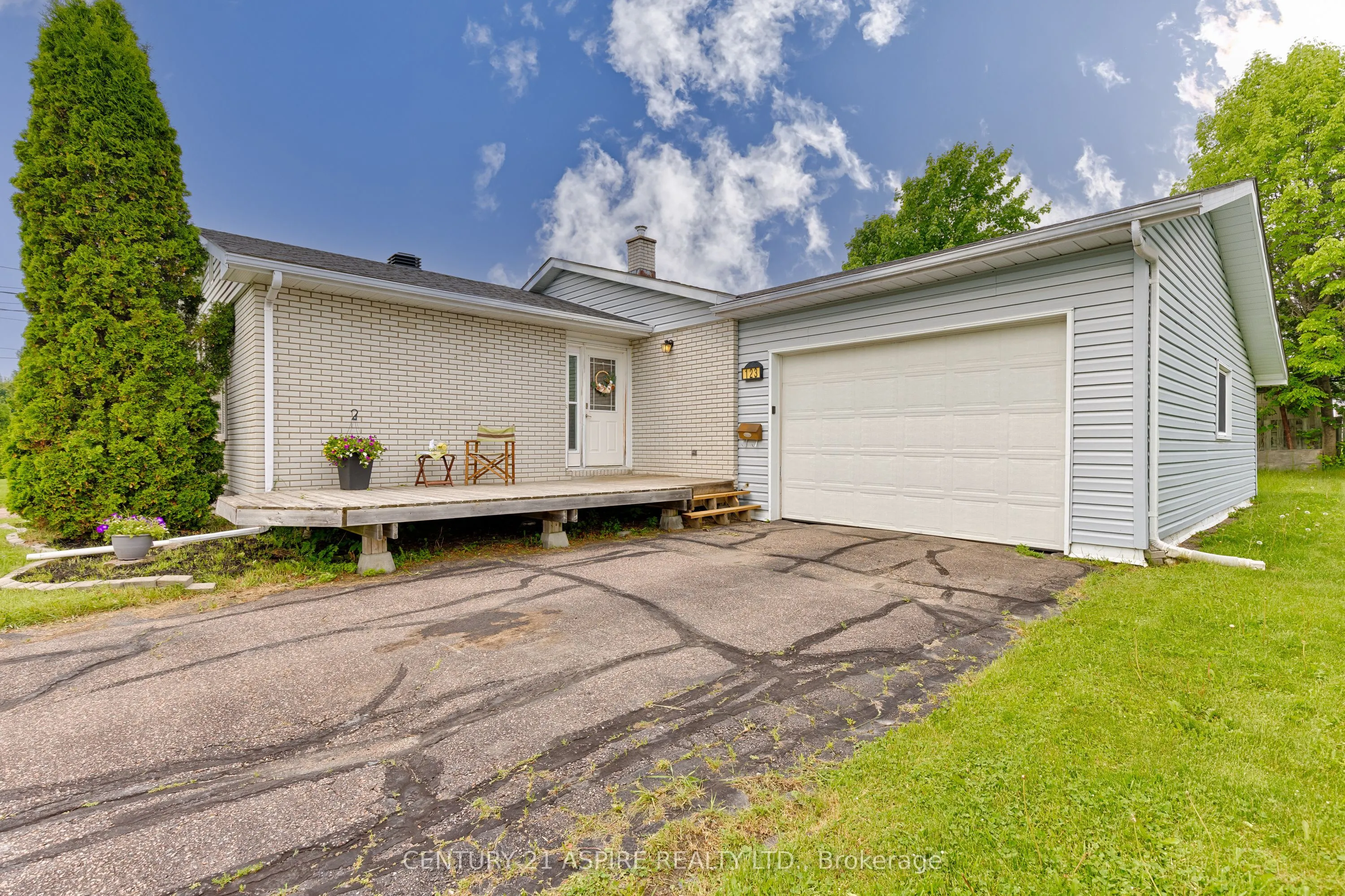 123 Ellis Avenue