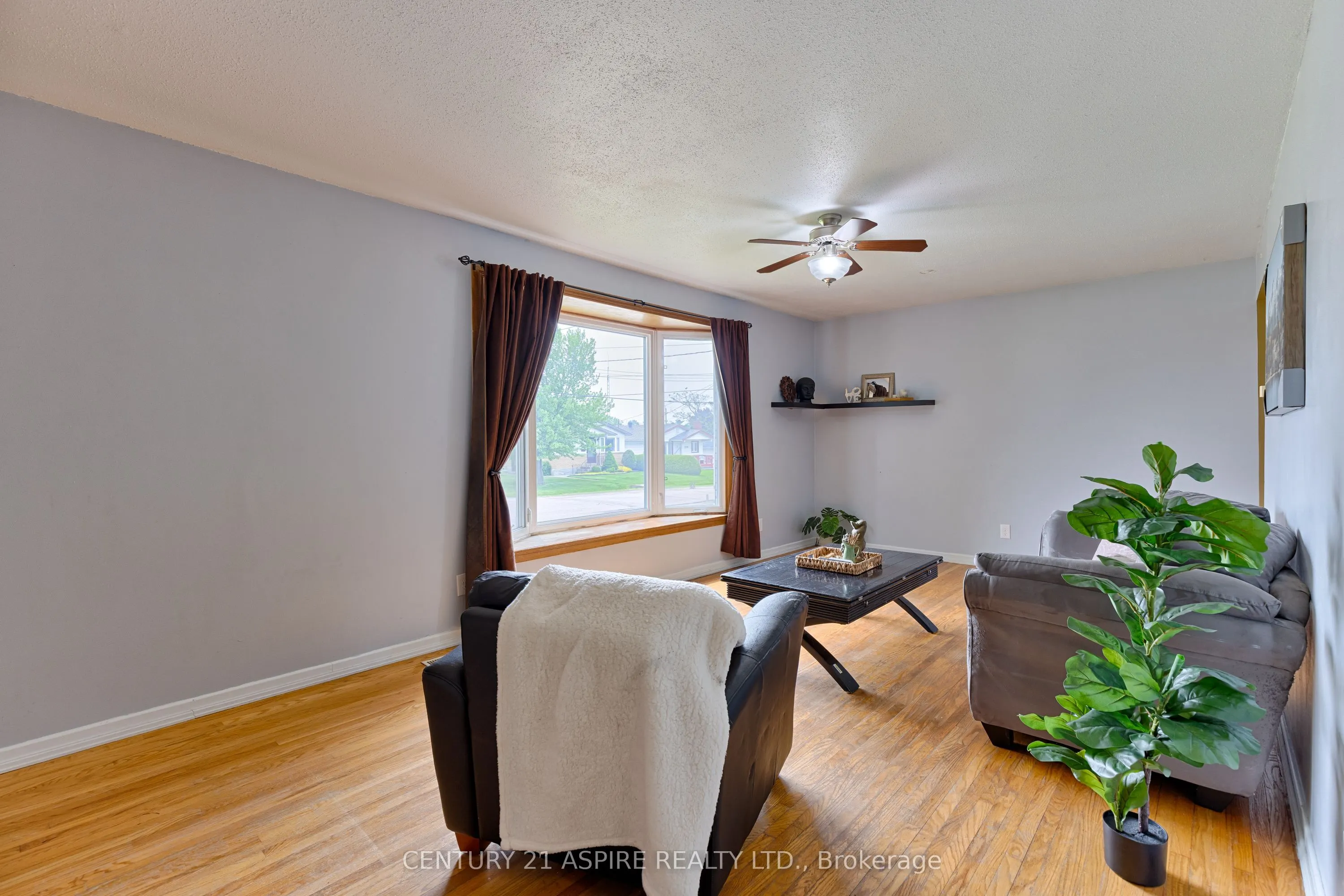 123 Ellis Avenue