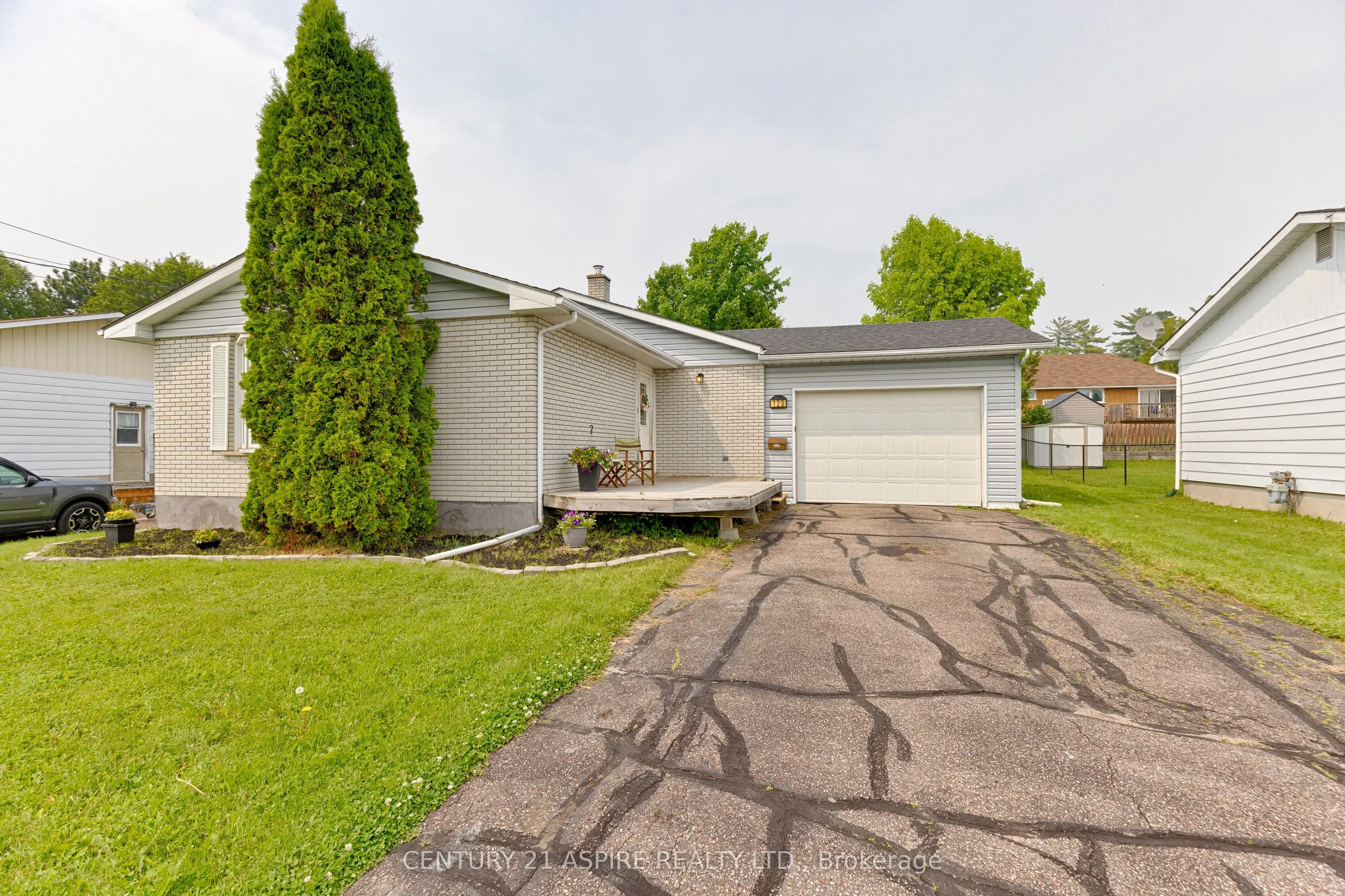 123 Ellis Avenue