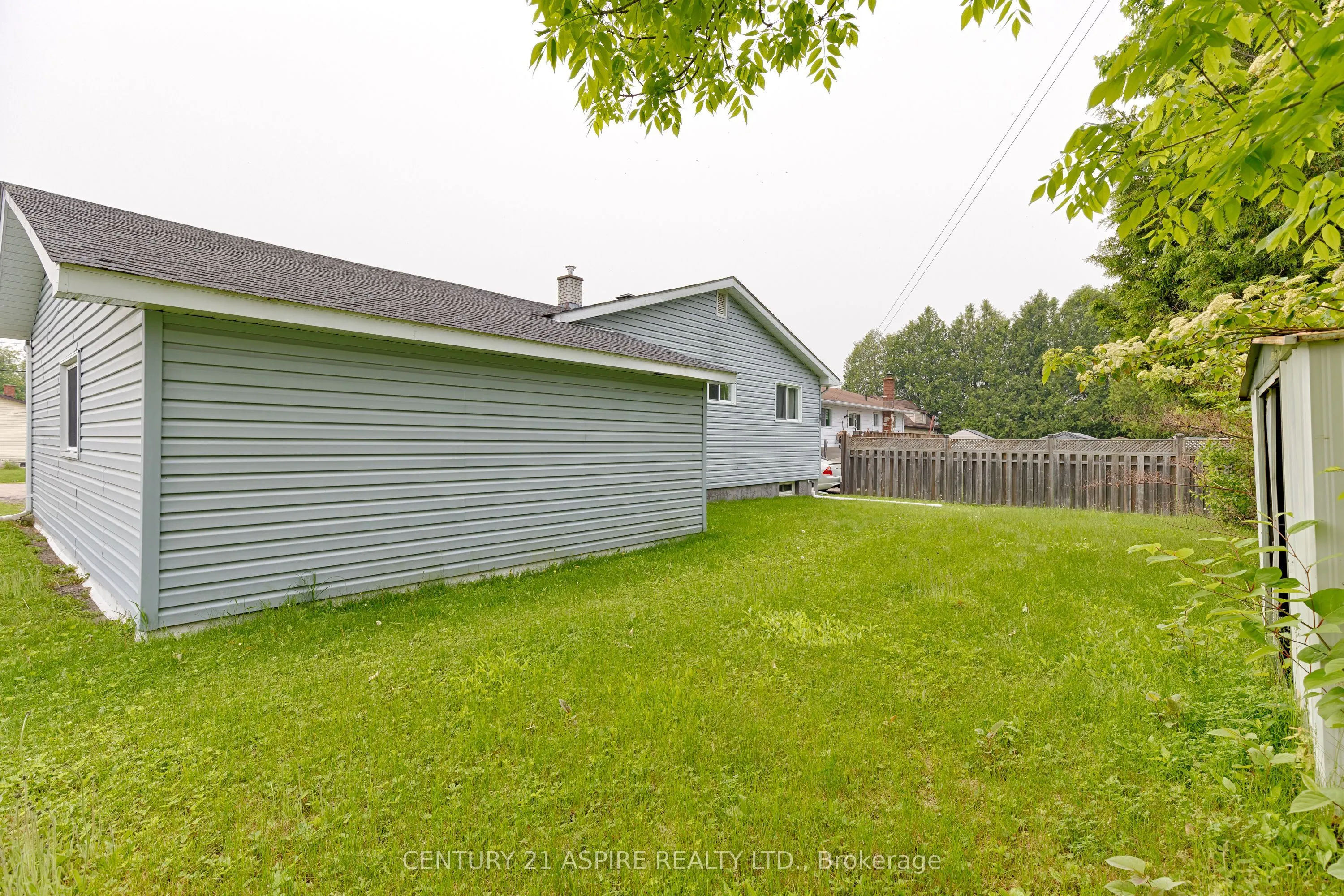 123 Ellis Avenue