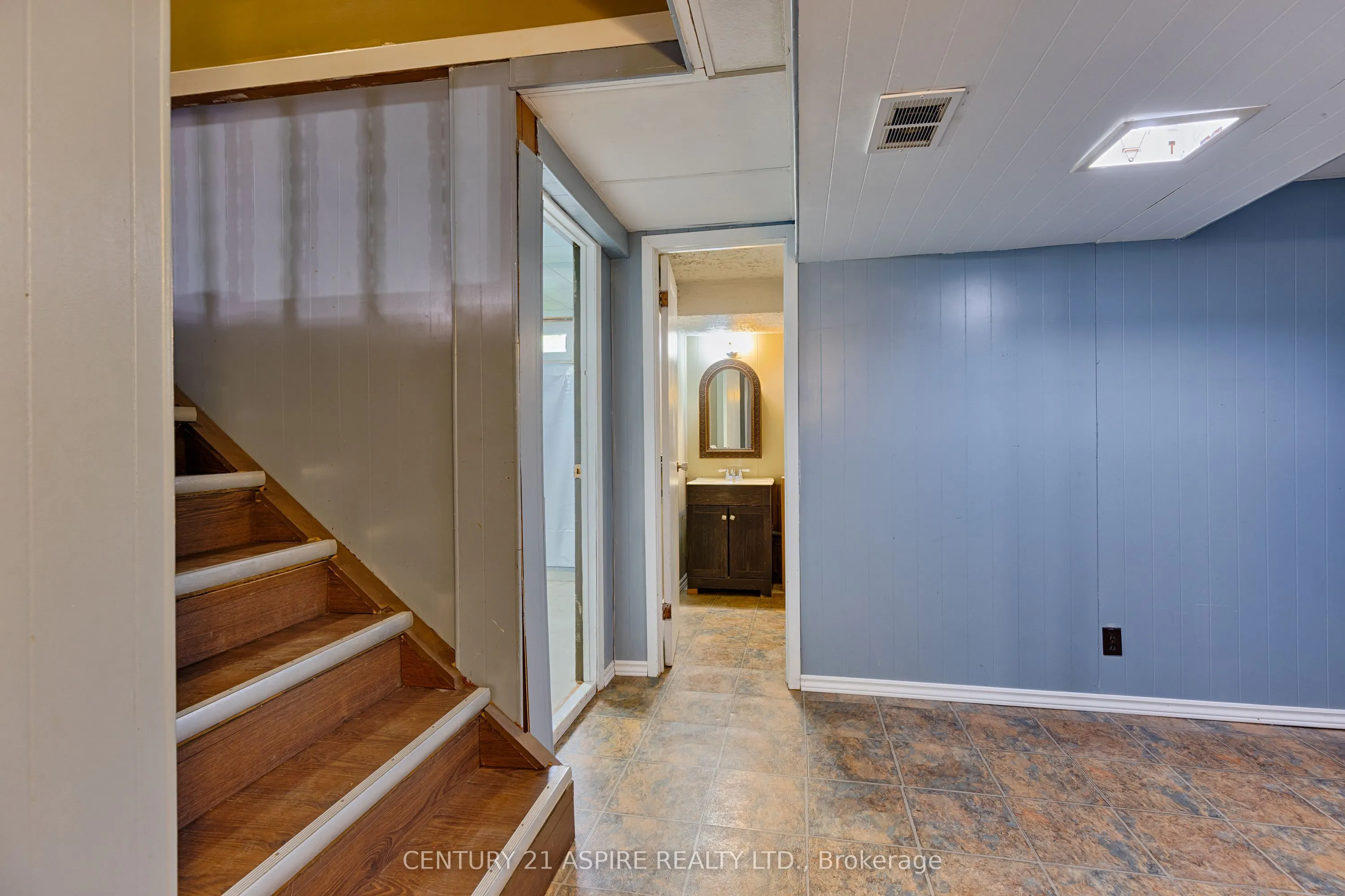 123 Ellis Avenue