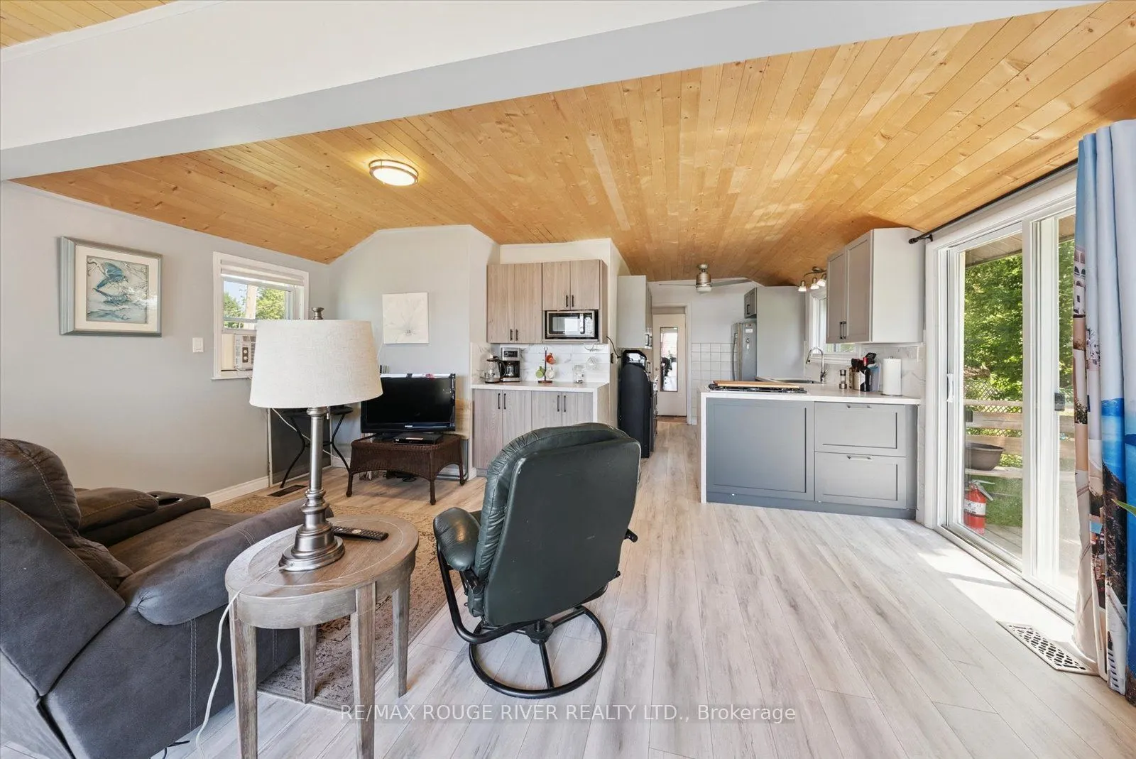 22 Lake Road, #3