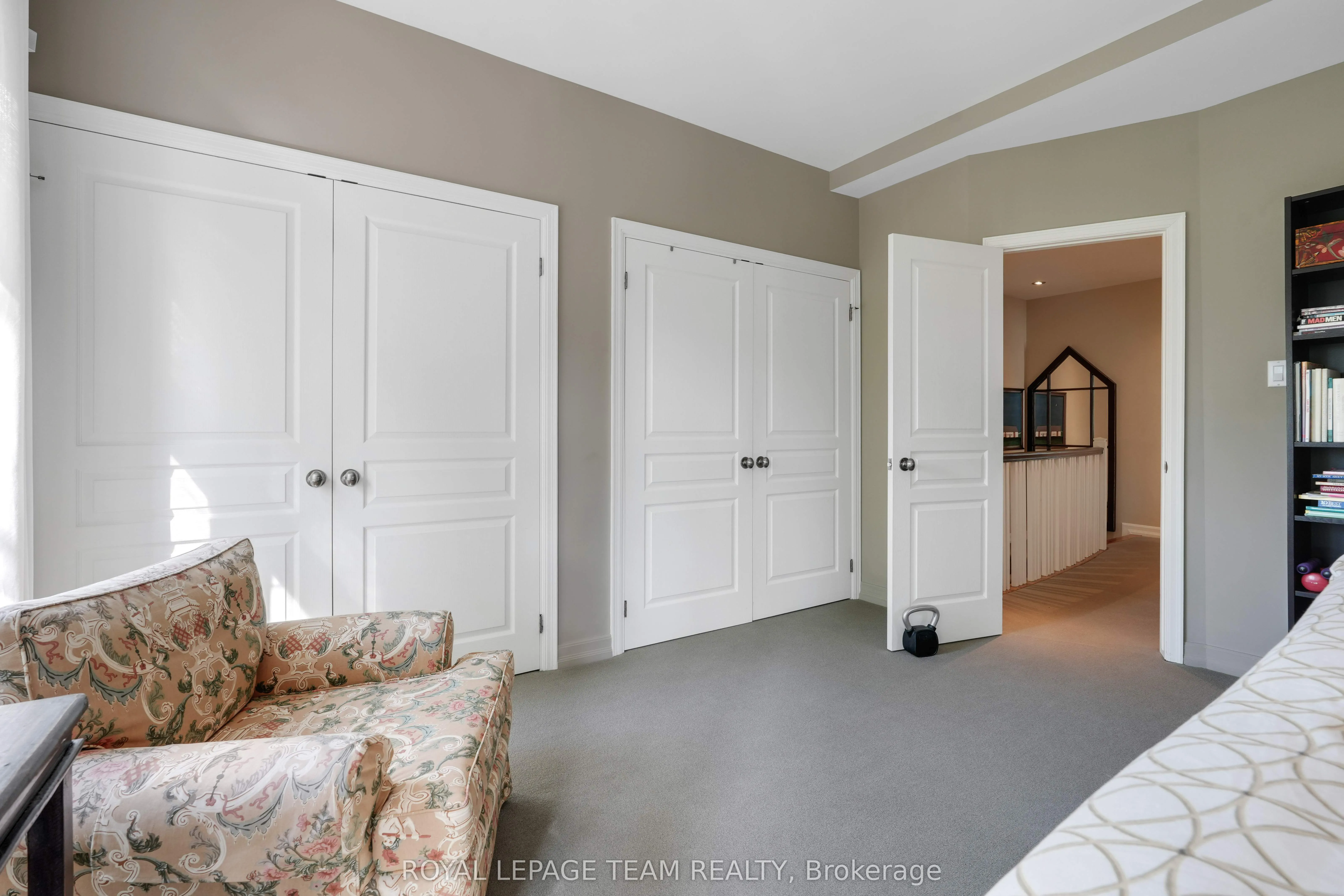 201 CLEARVIEW Avenue