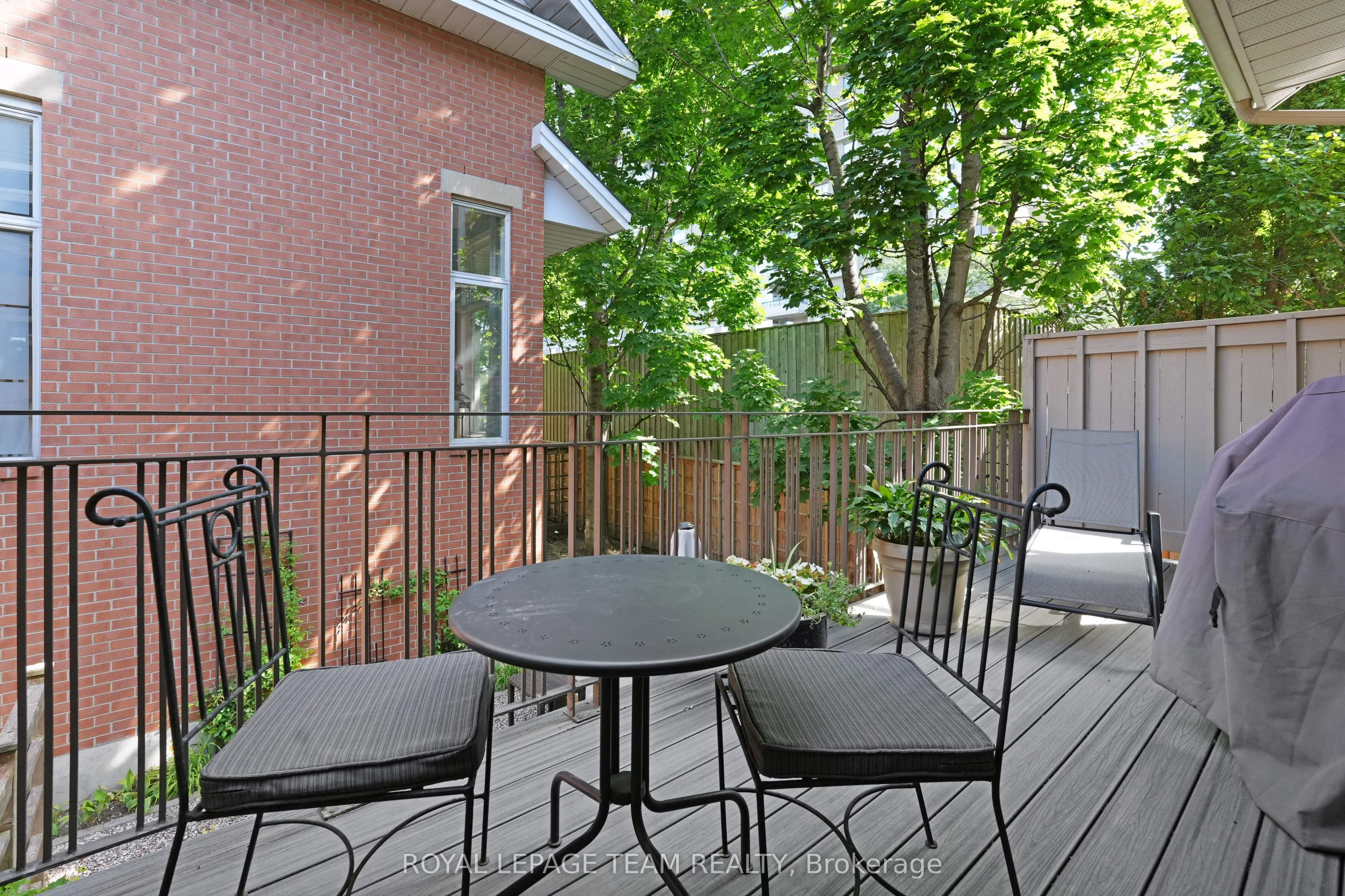 201 CLEARVIEW Avenue