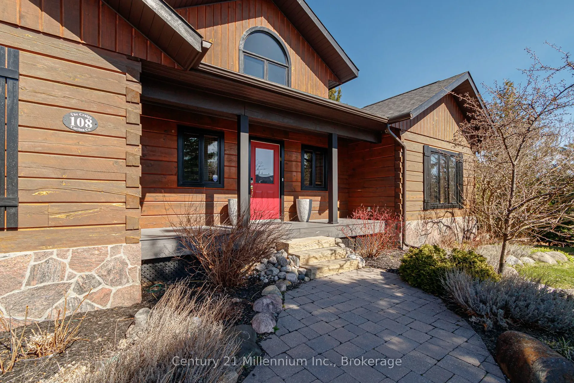 108 Cortina Crescent