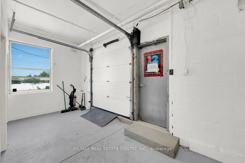 8268 Highway No 20 Highway, #Shop/Storage