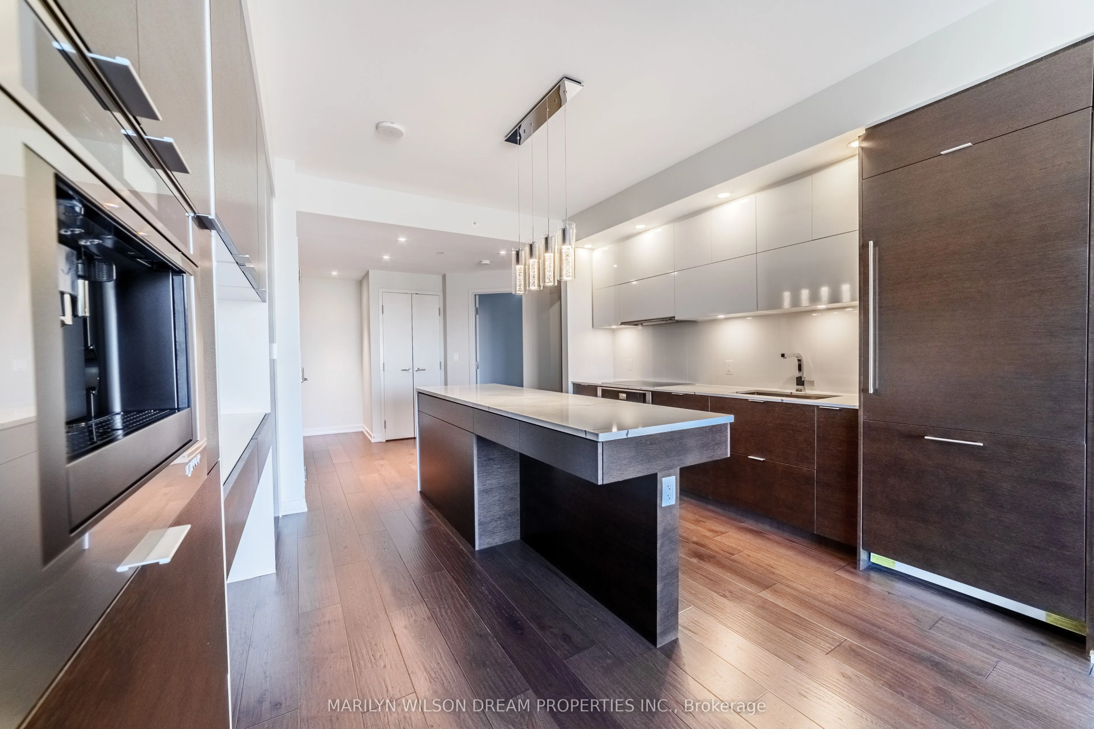 101 Queen Street, #1004