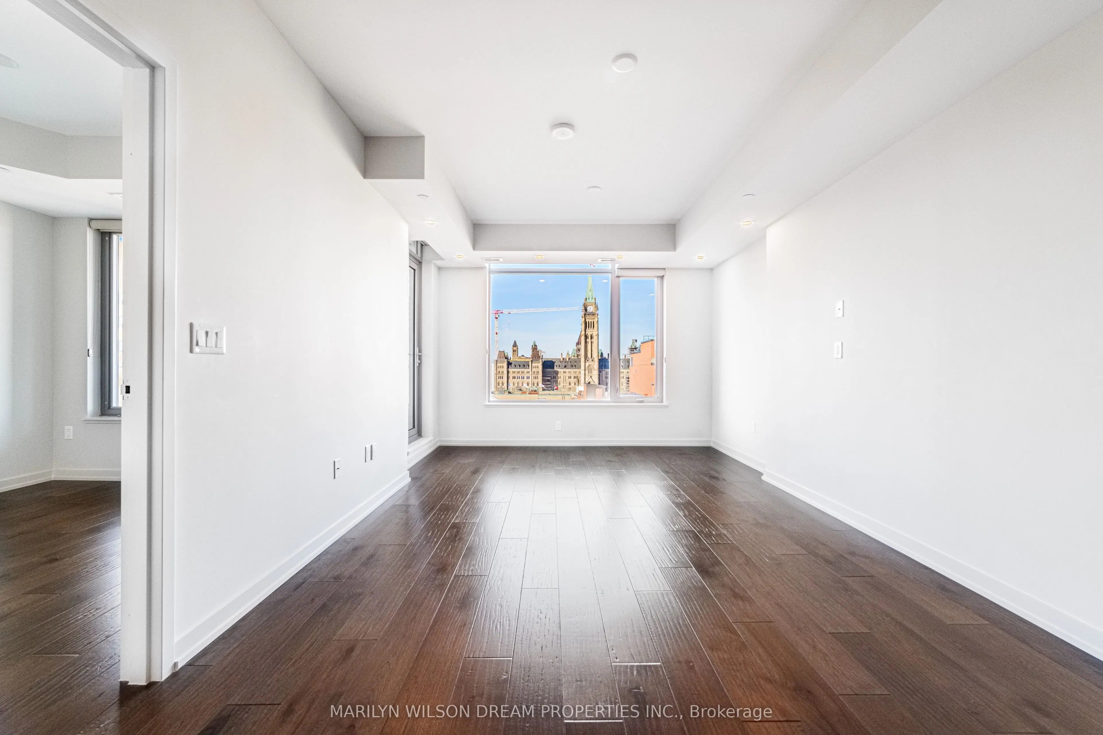 101 Queen Street, #1004