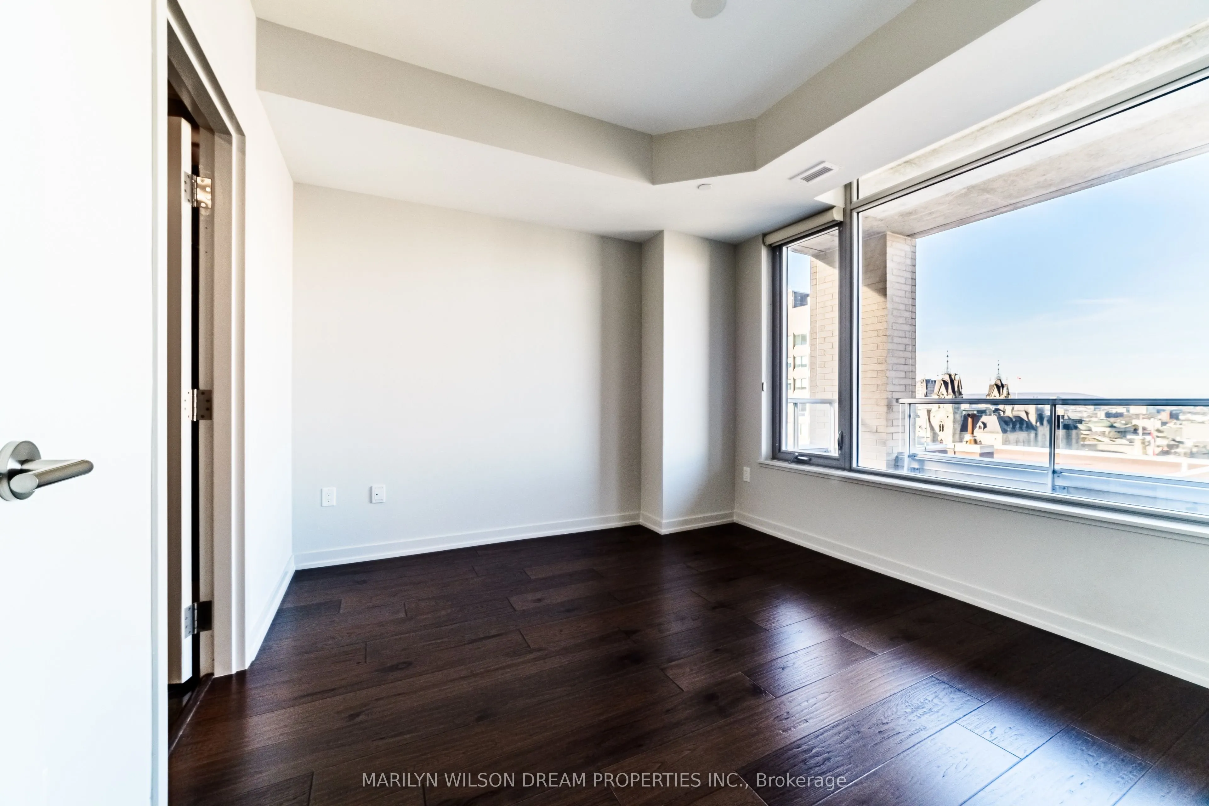 101 Queen Street, #1004