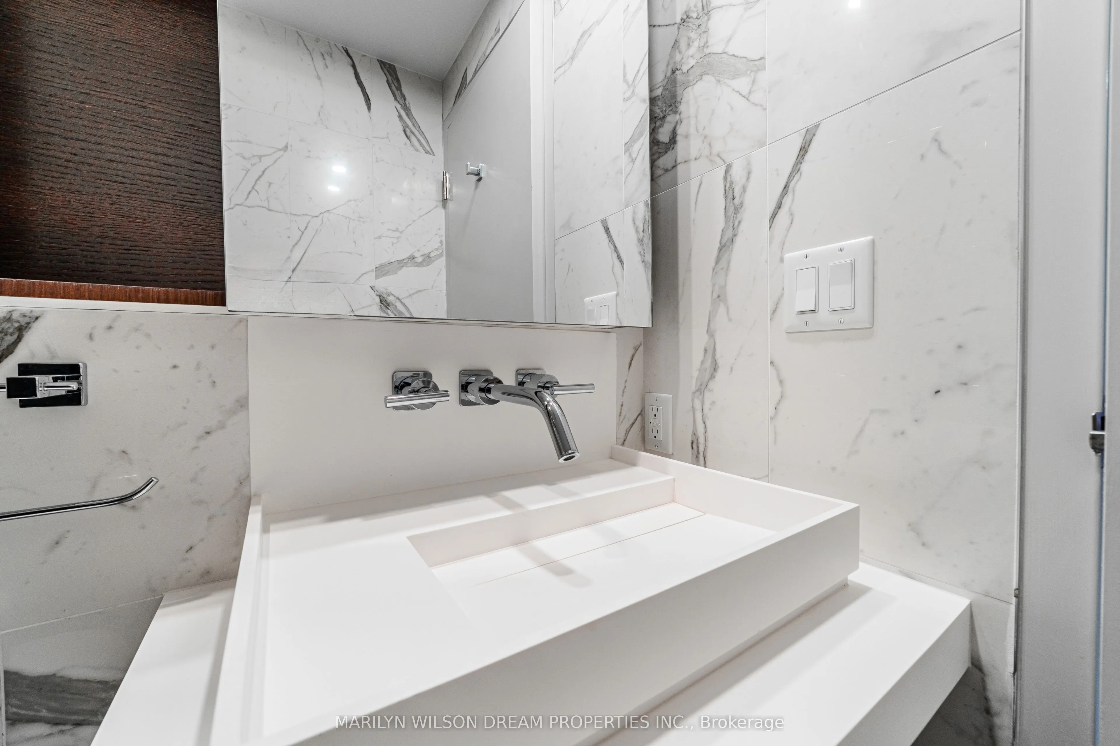 101 Queen Street, #1004