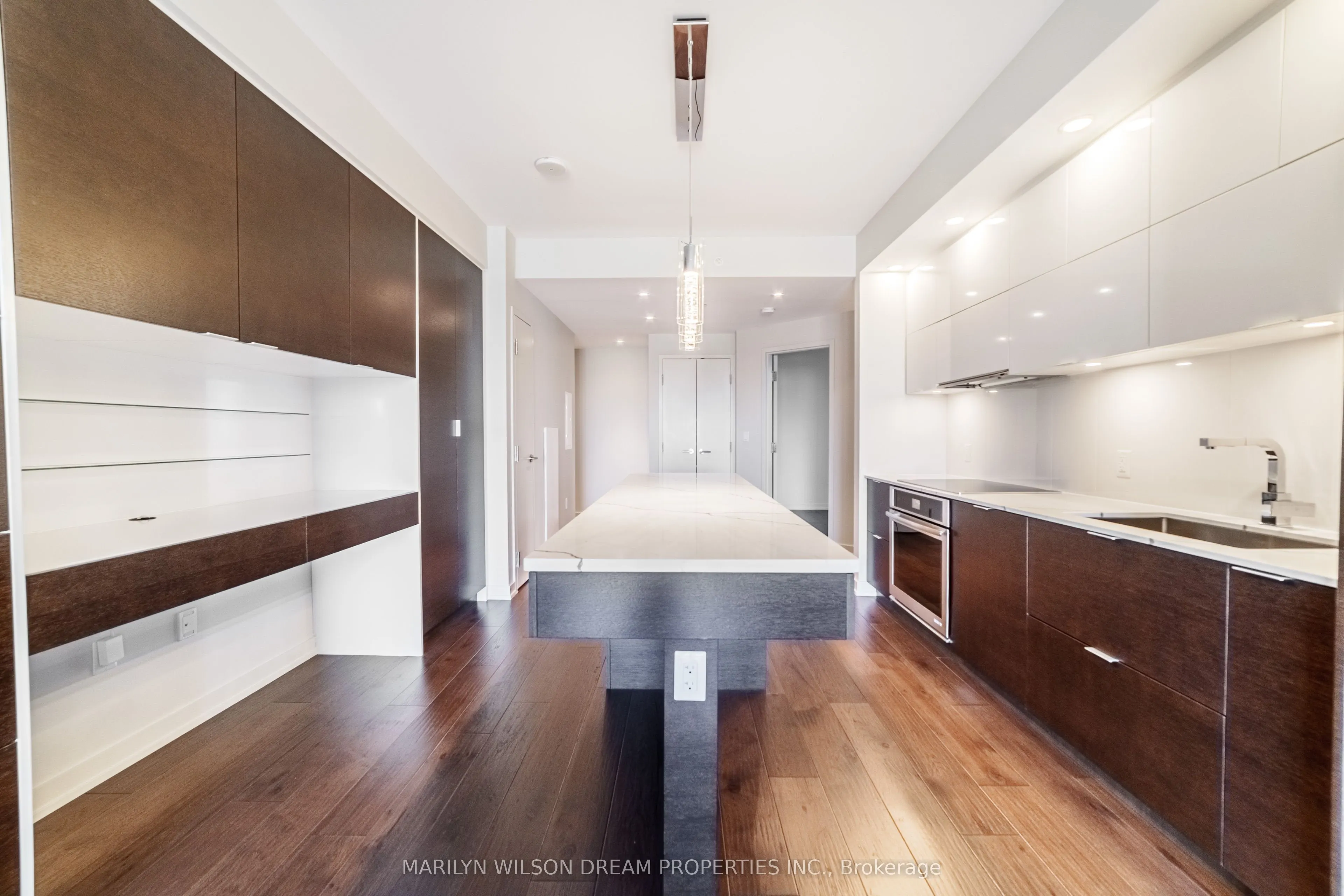 101 Queen Street, #1004