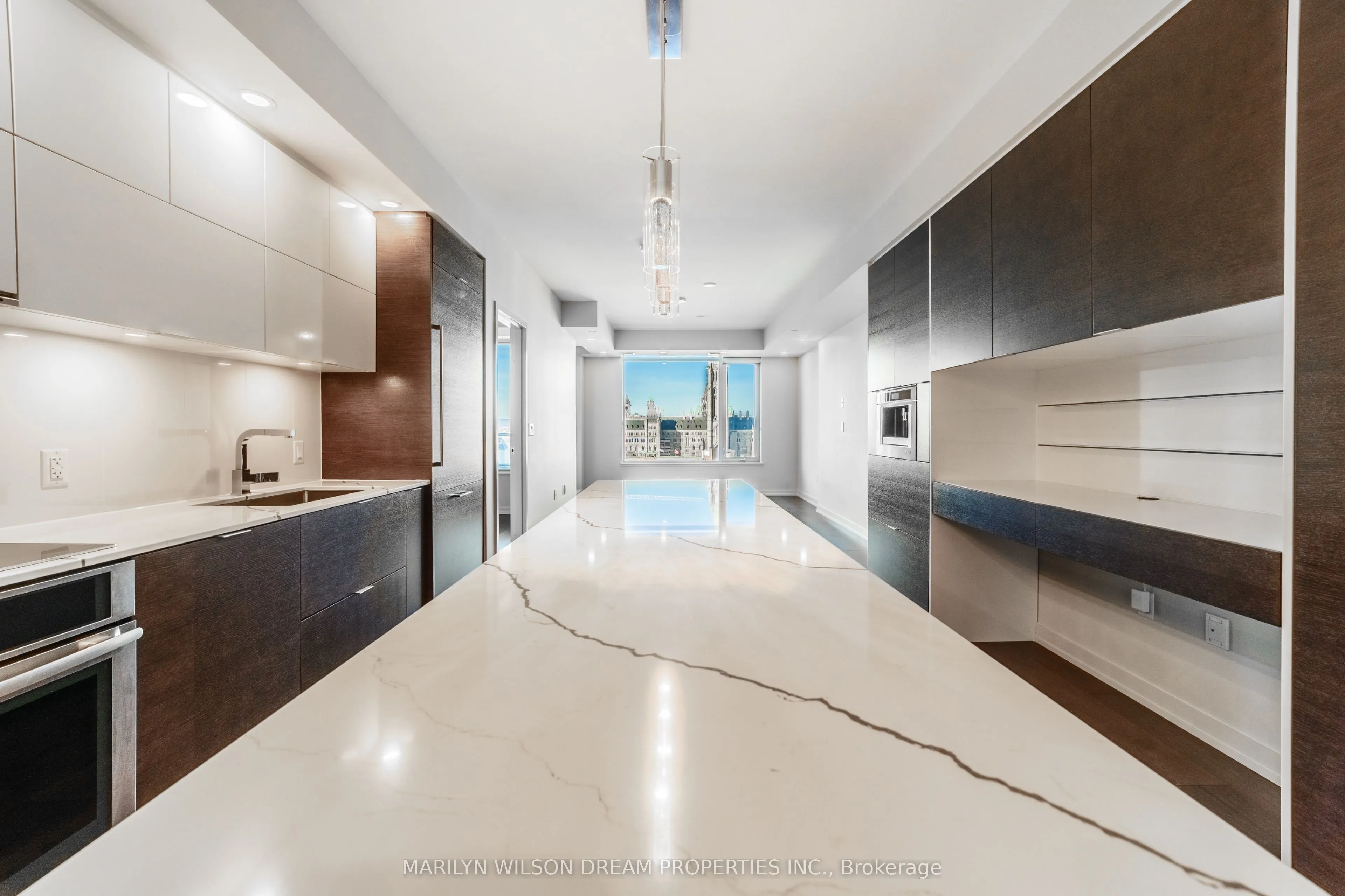 101 Queen Street, #1004