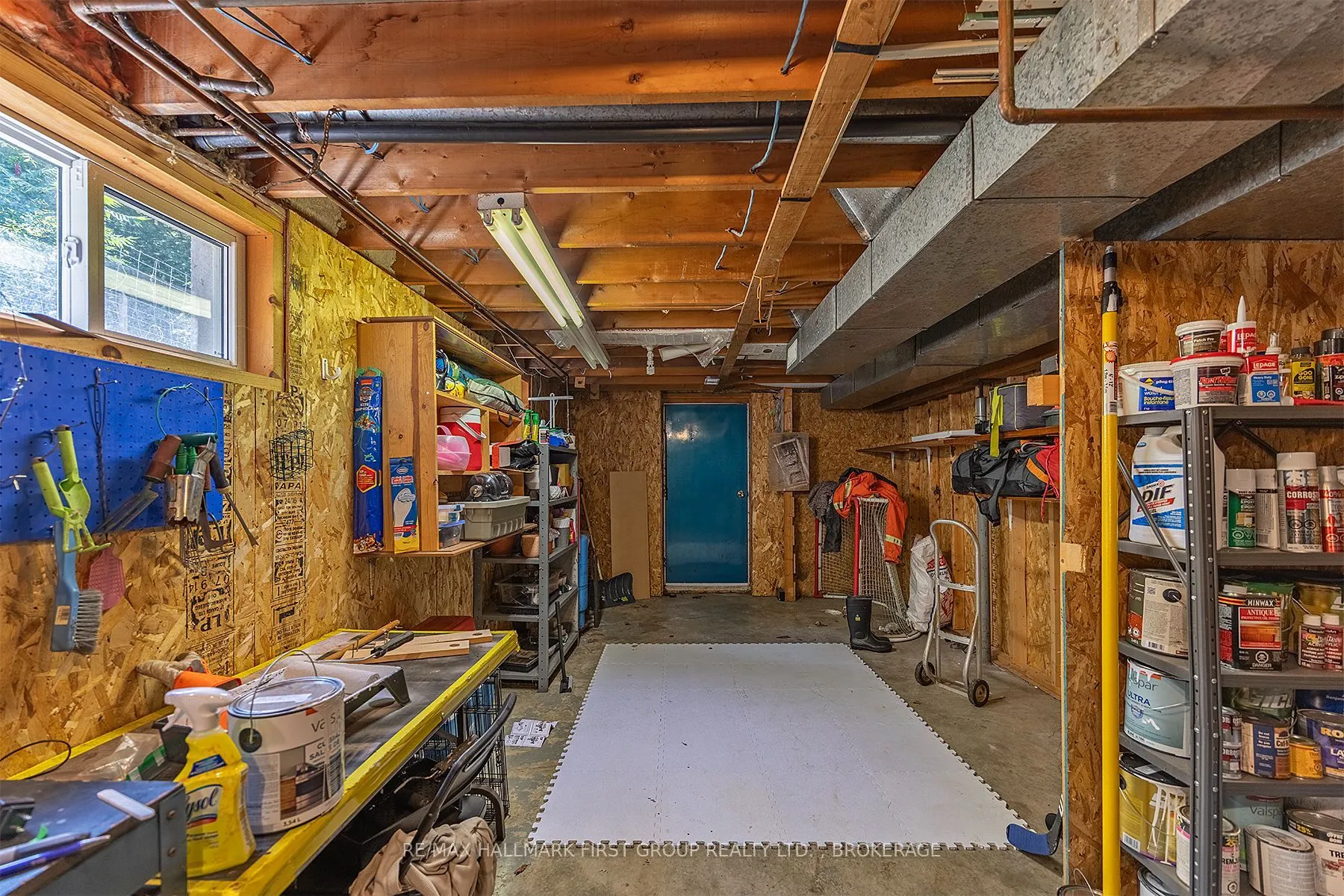 1086 Moon Road