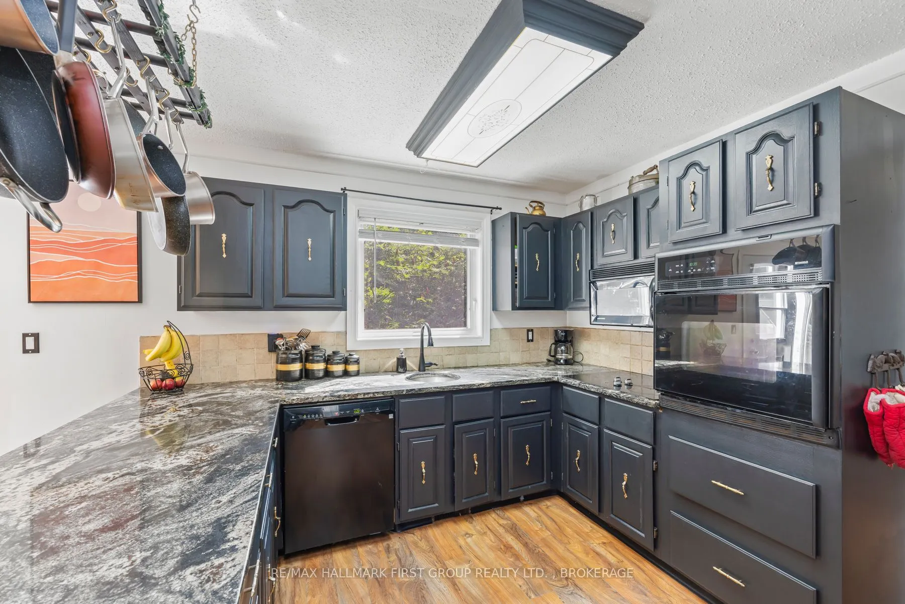 1086 Moon Road