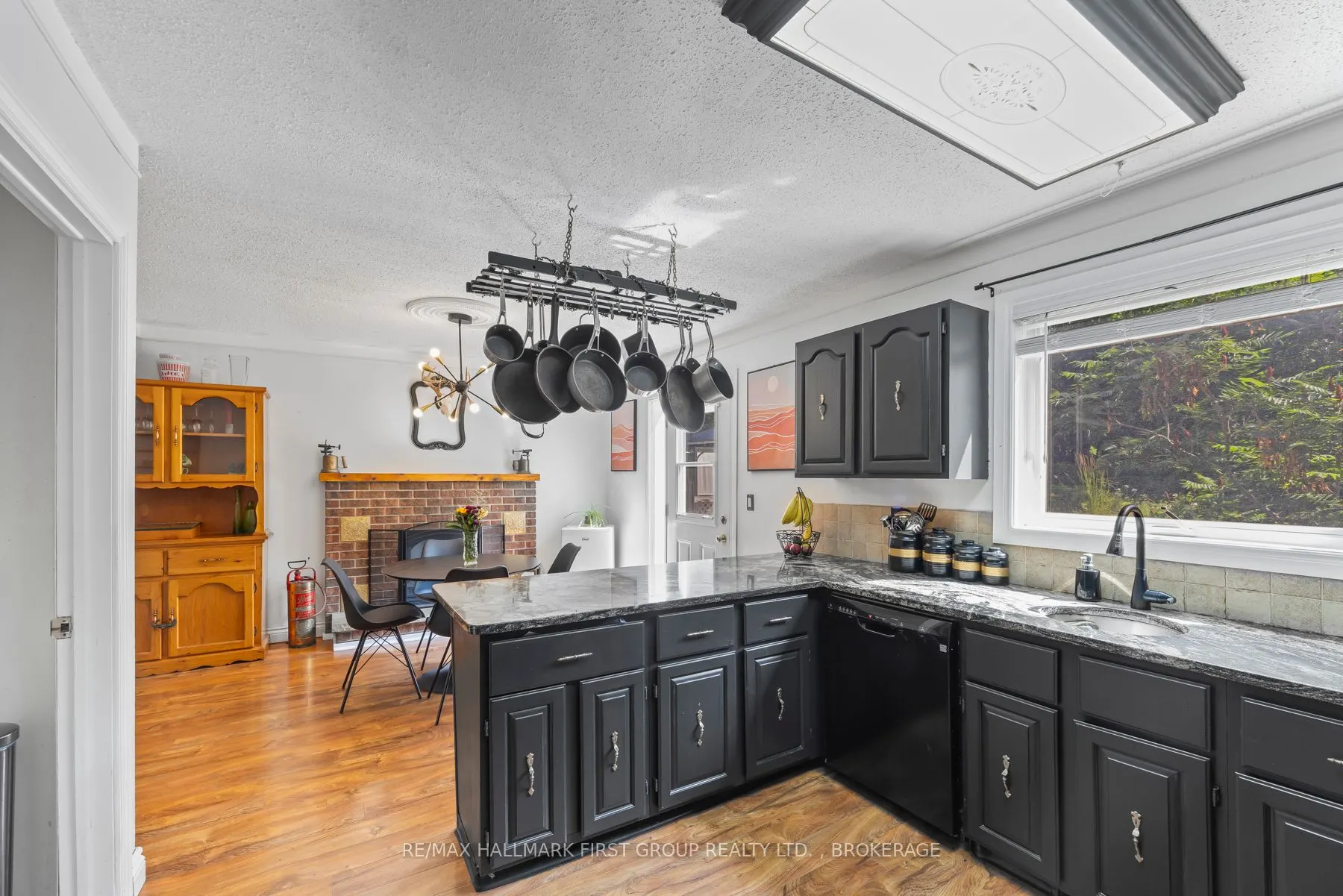 1086 Moon Road