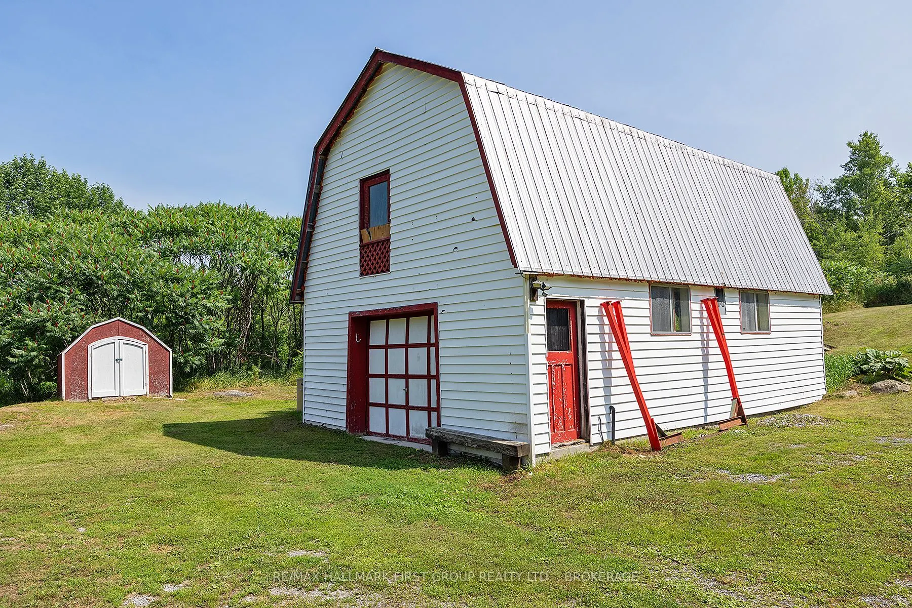 1086 Moon Road