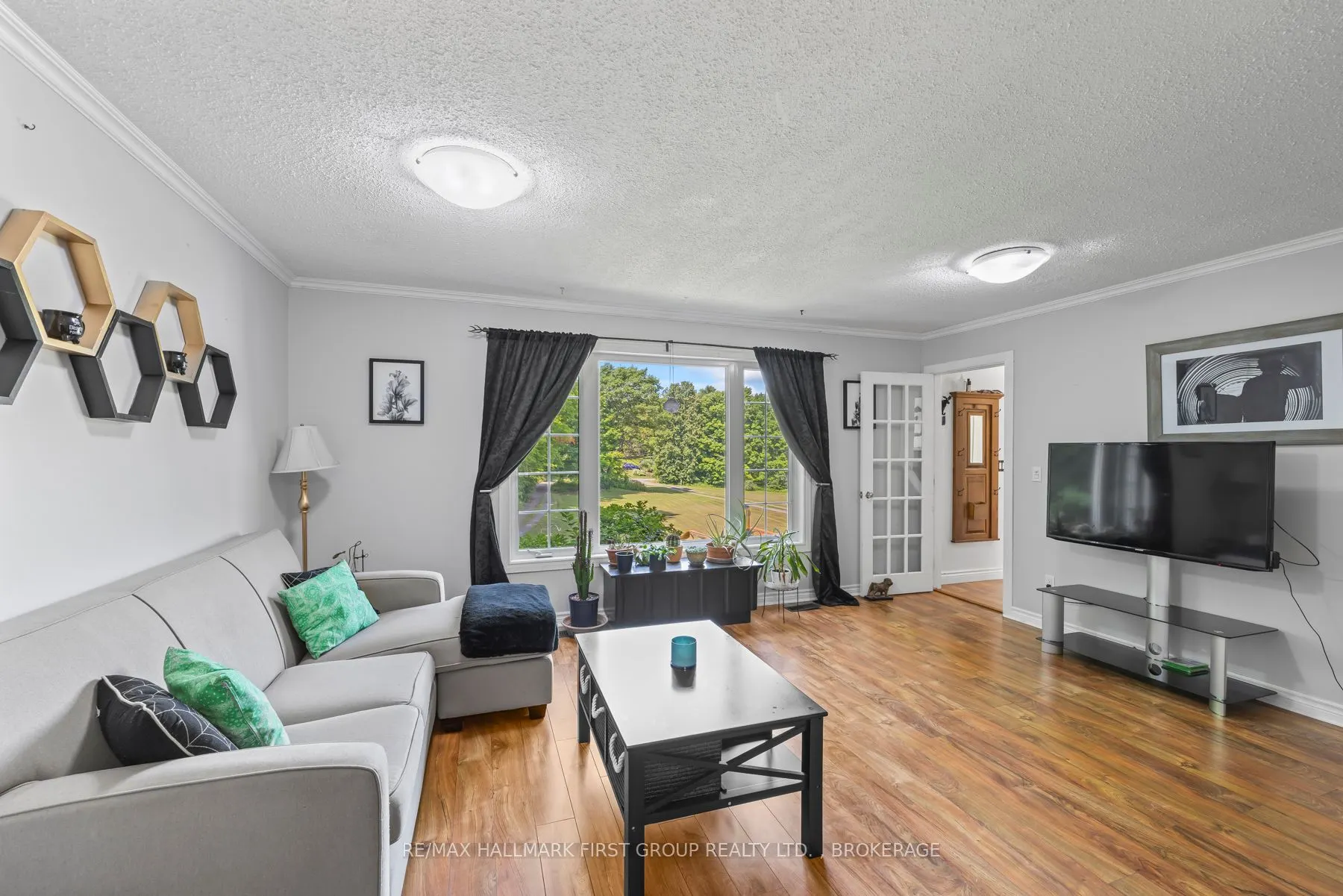 1086 Moon Road