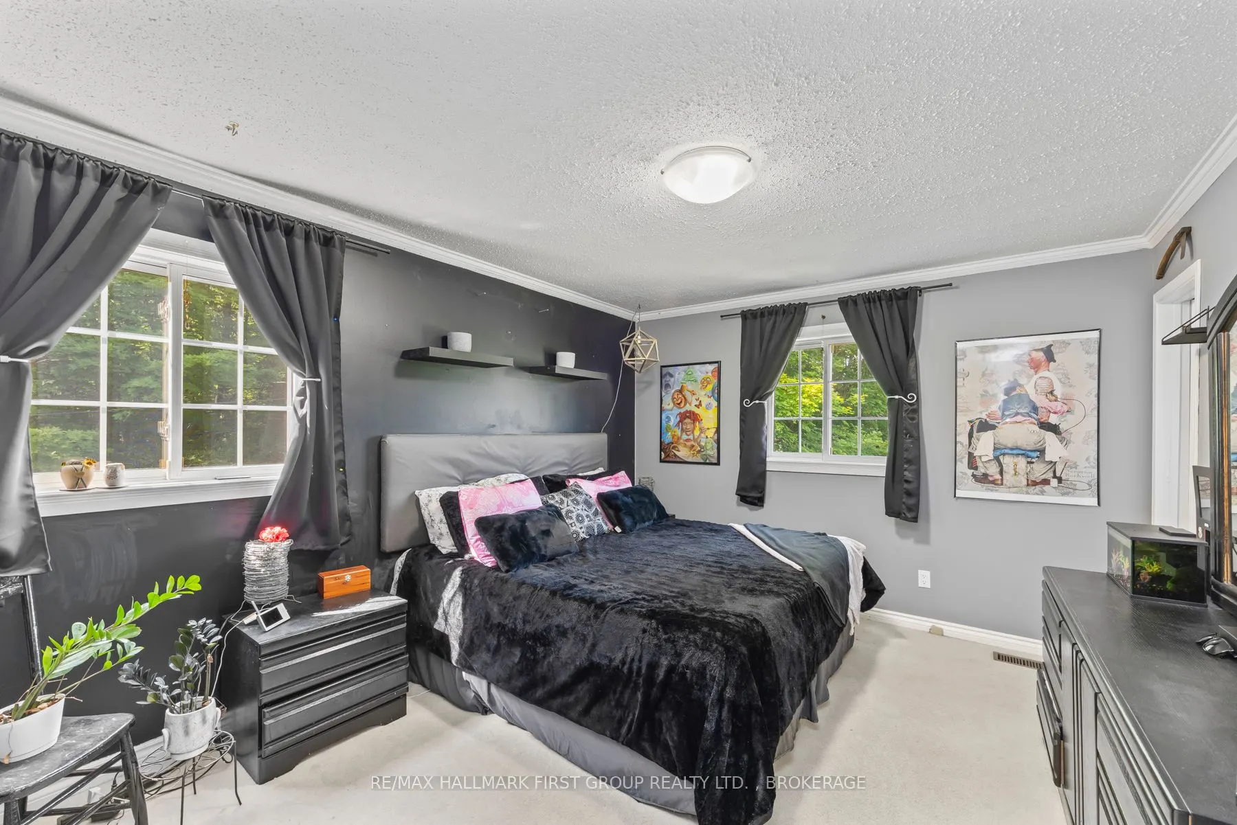 1086 Moon Road