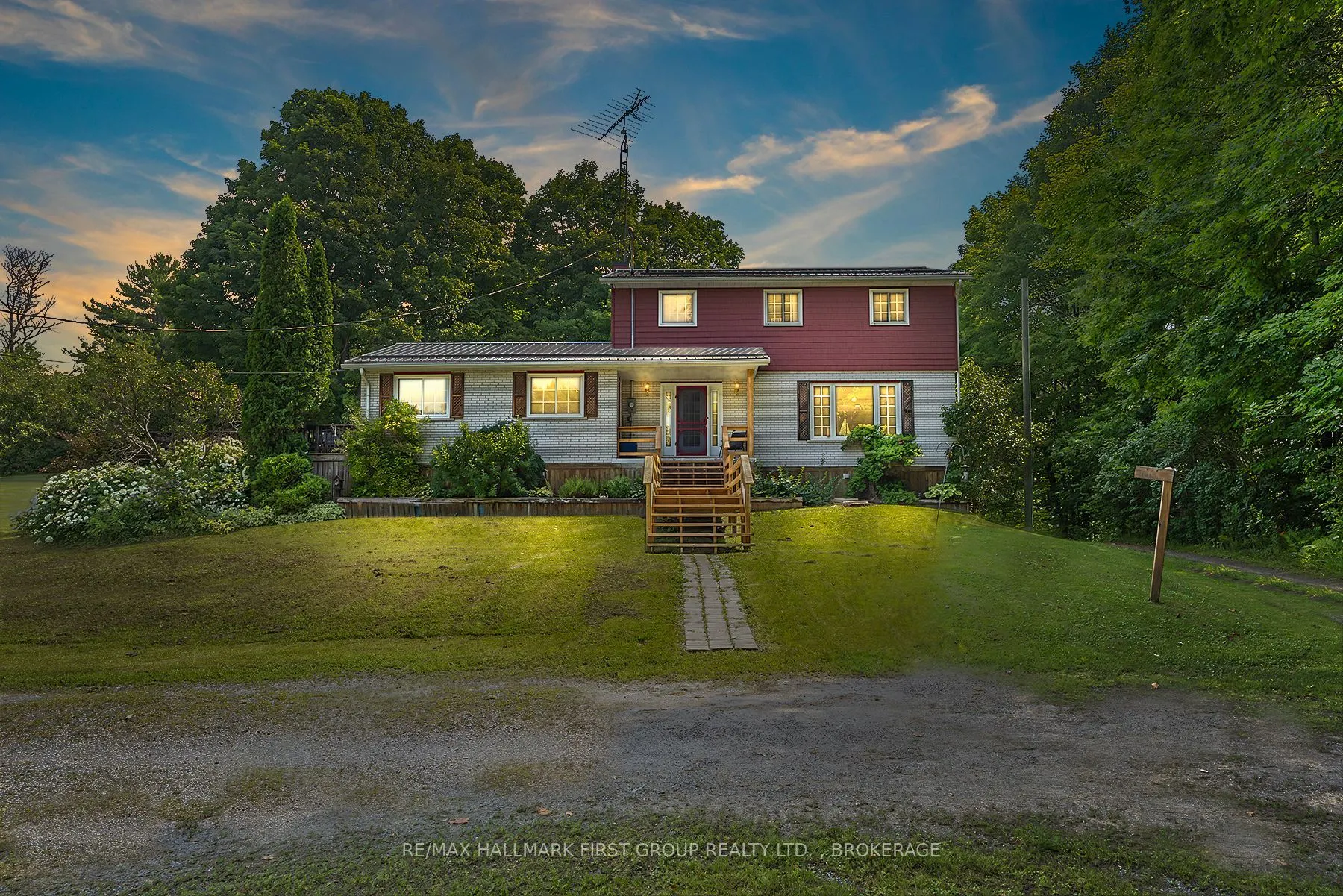 1086 Moon Road