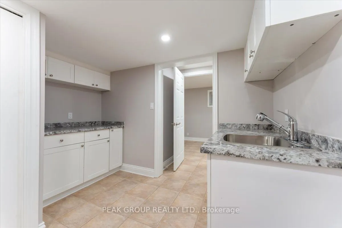 1599 Pelham Street, #17