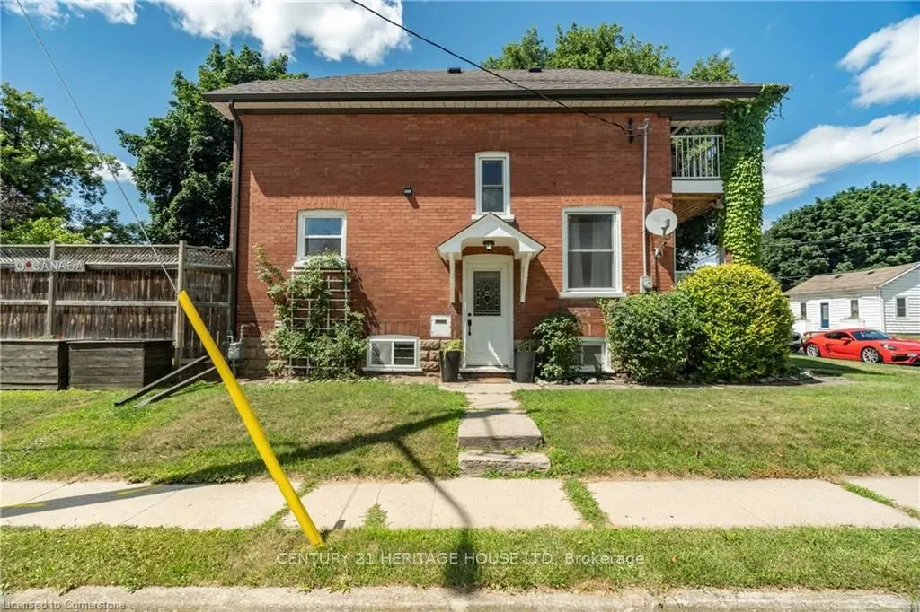 562 Laurel Street
