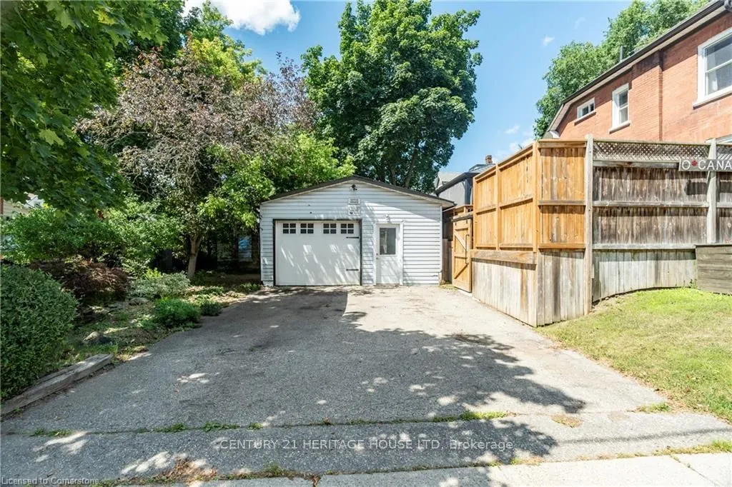 562 Laurel Street