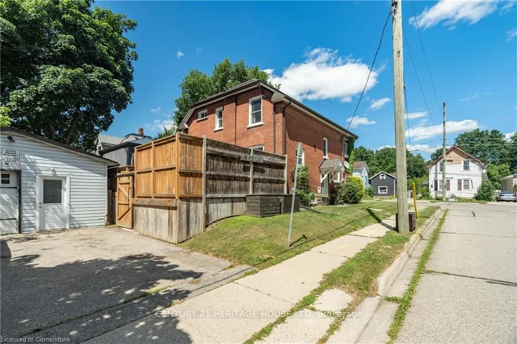 562 Laurel Street