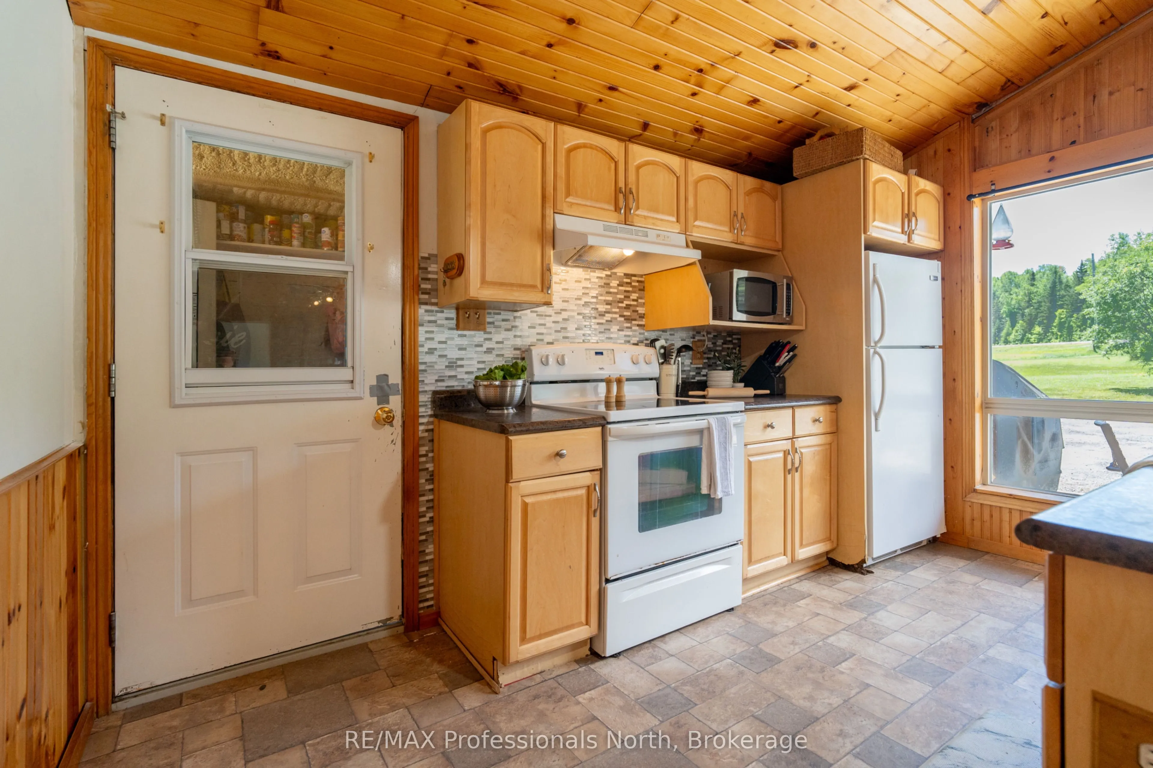 899 KATRINE Road