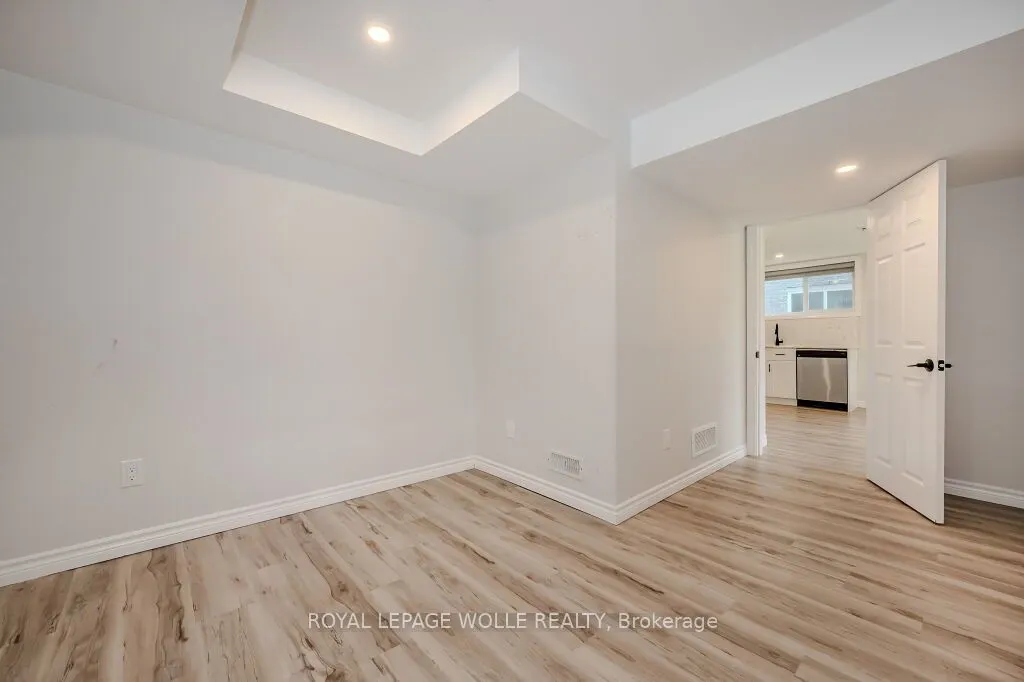 277 Dewdrop Crescent, #Lower
