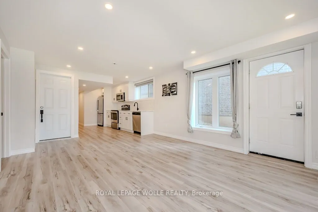 277 Dewdrop Crescent, #Lower