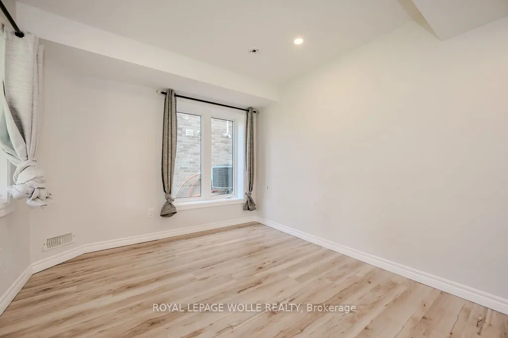 277 Dewdrop Crescent, #Lower