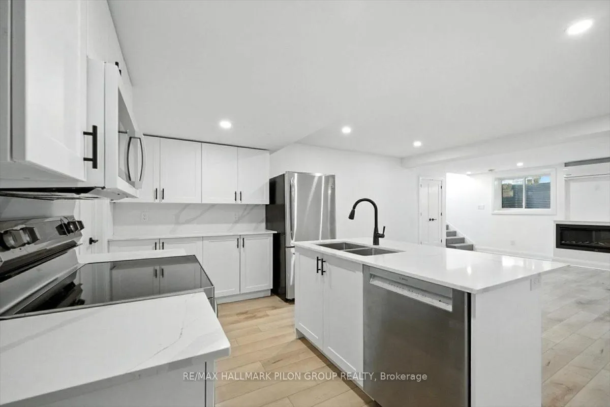 126 Hawk Crescent