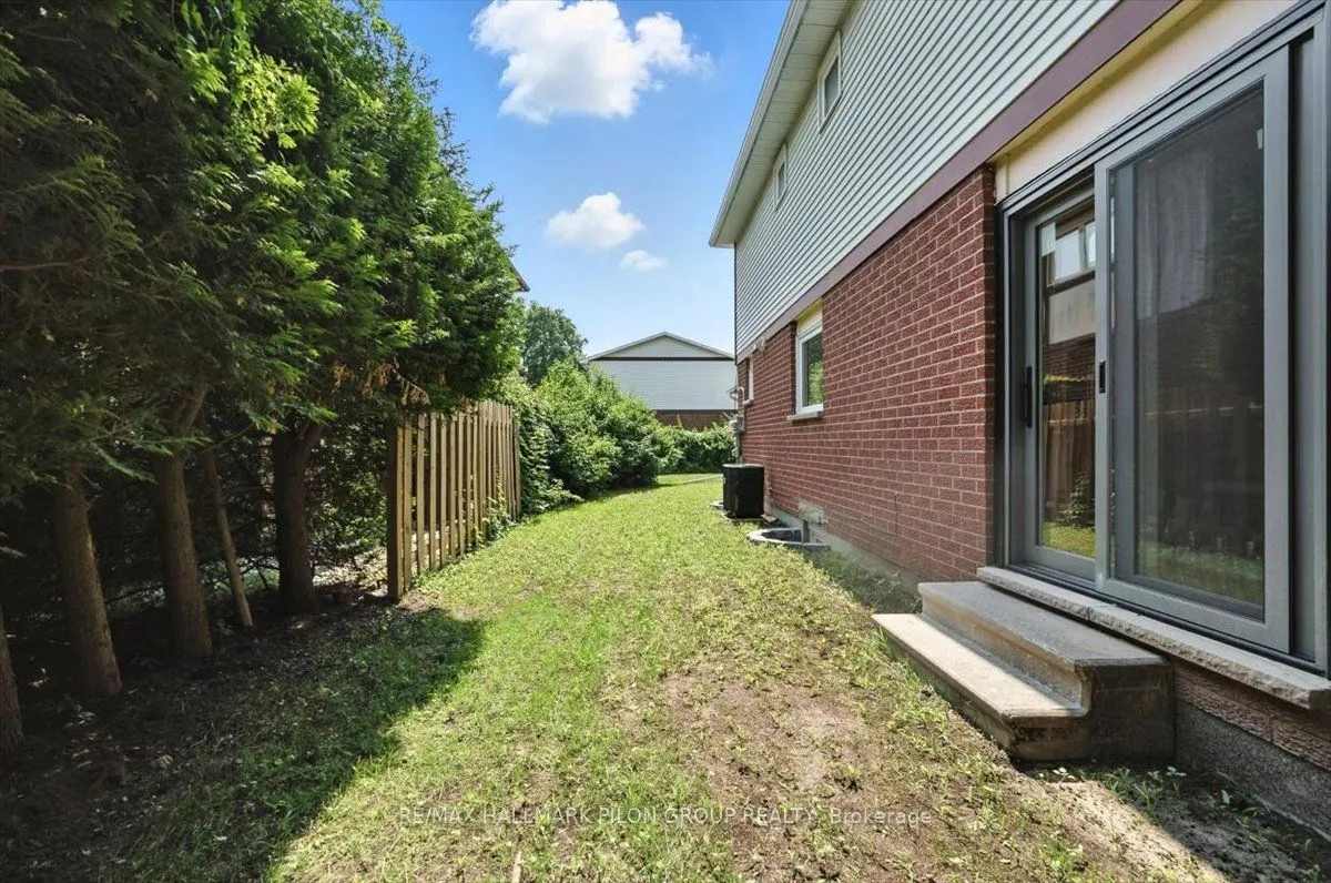 126 Hawk Crescent