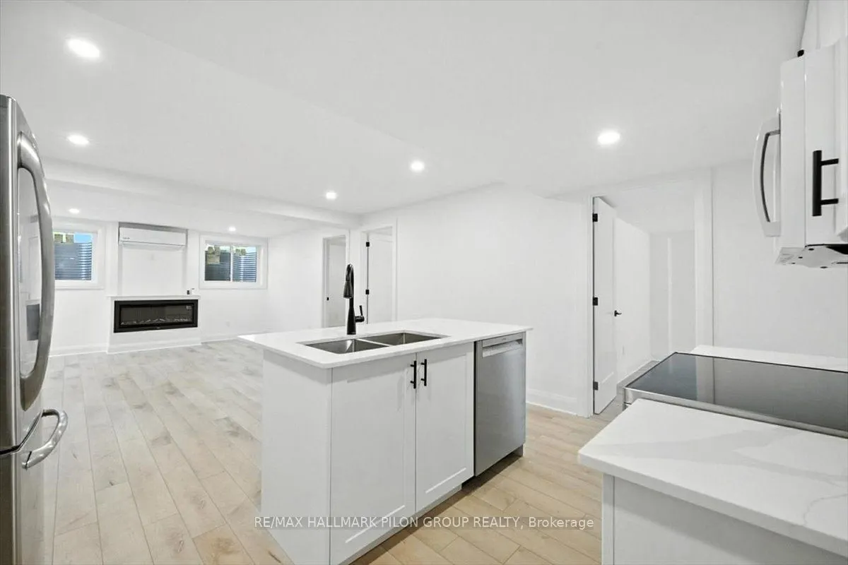 126 Hawk Crescent