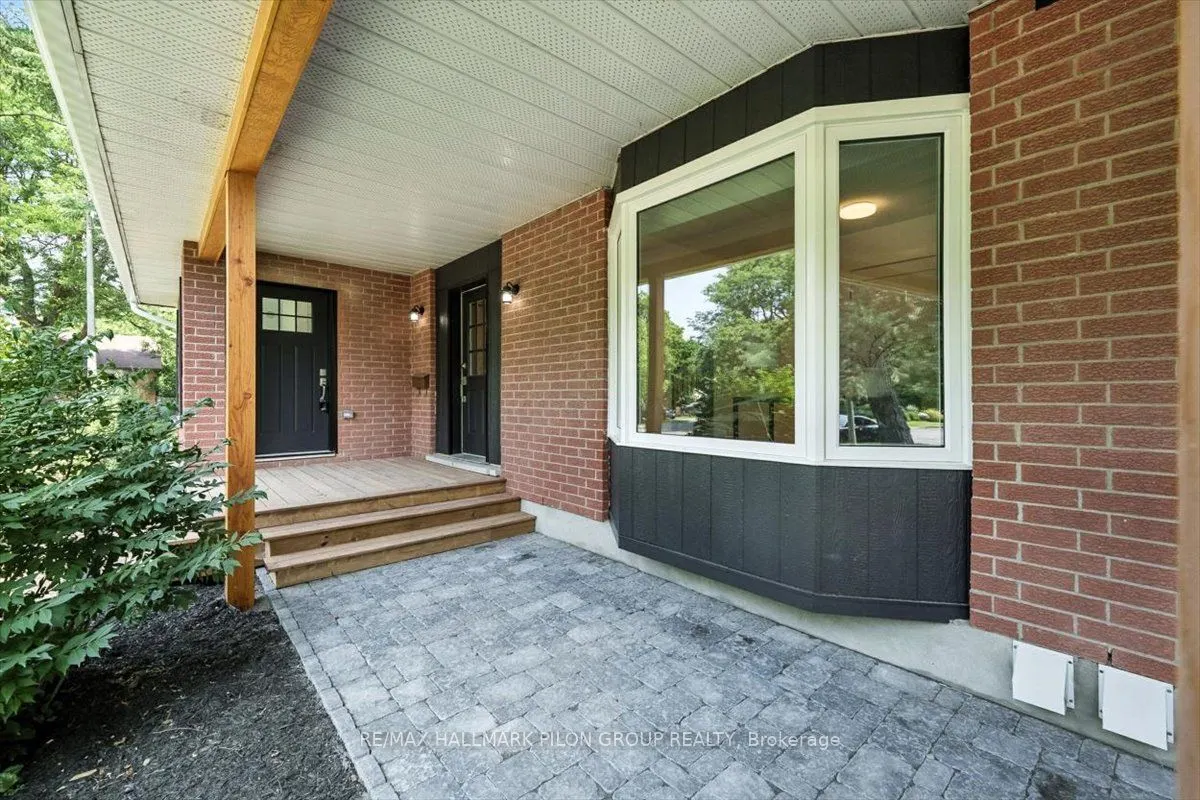 126 Hawk Crescent