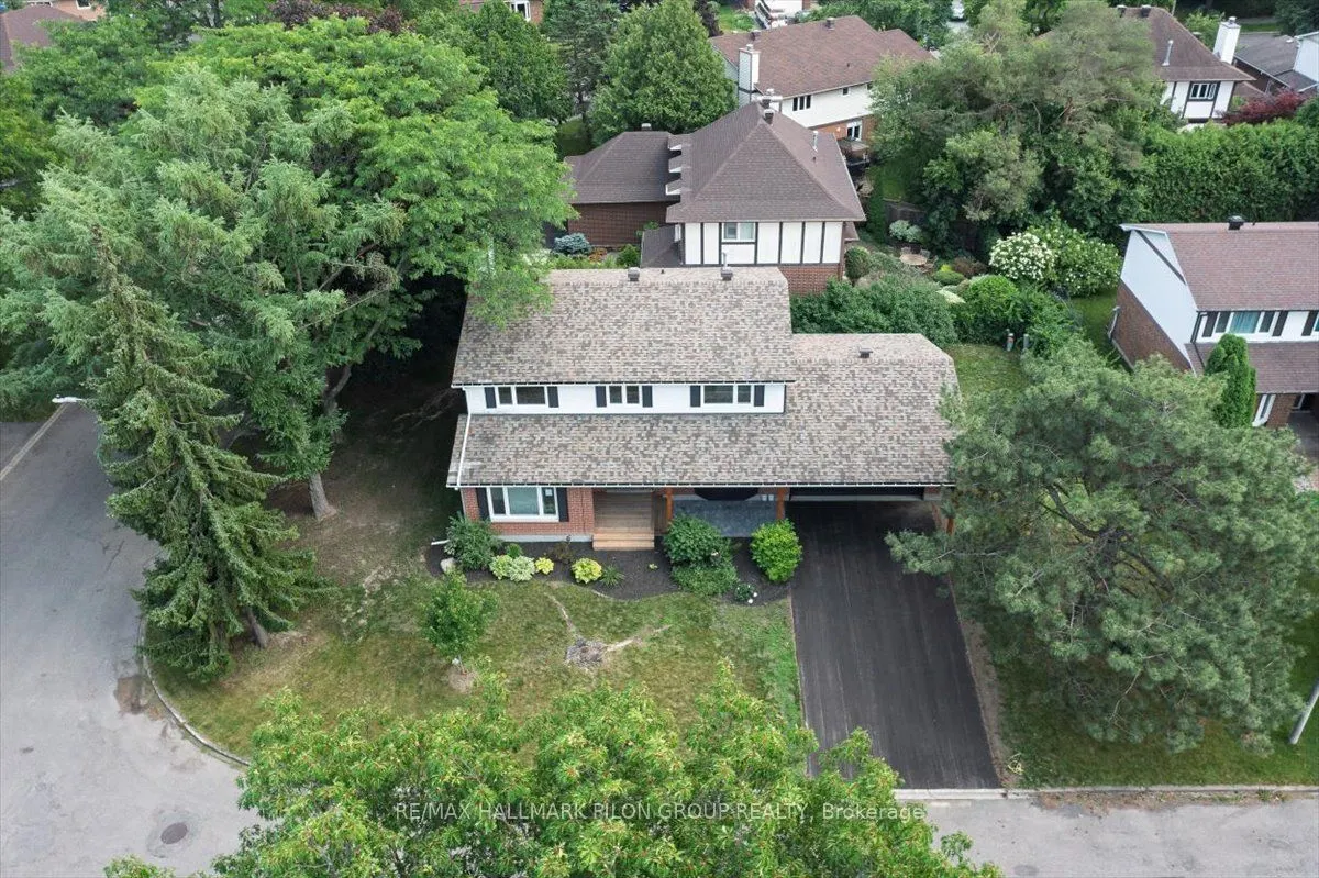 126 Hawk Crescent