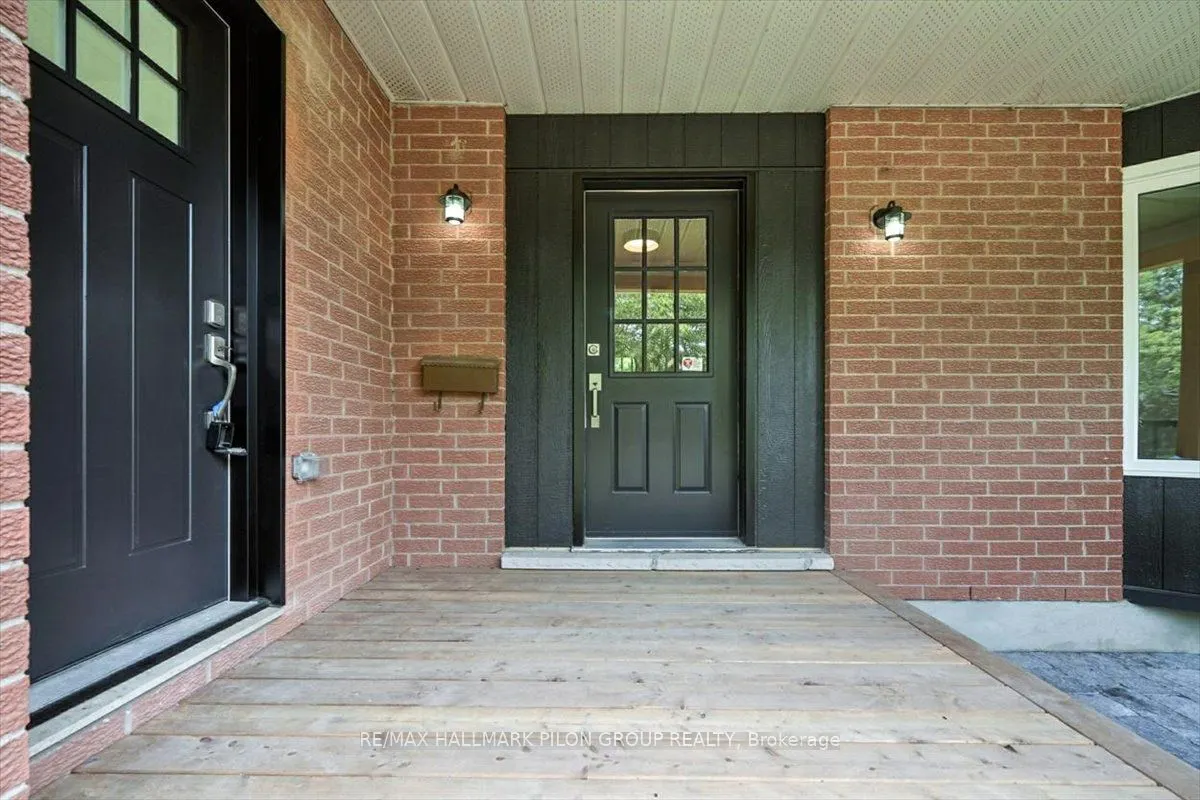 126 Hawk Crescent
