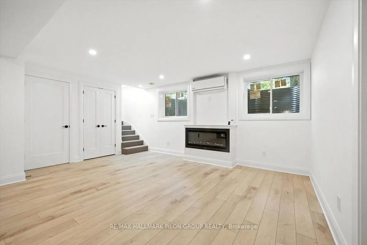 126 Hawk Crescent