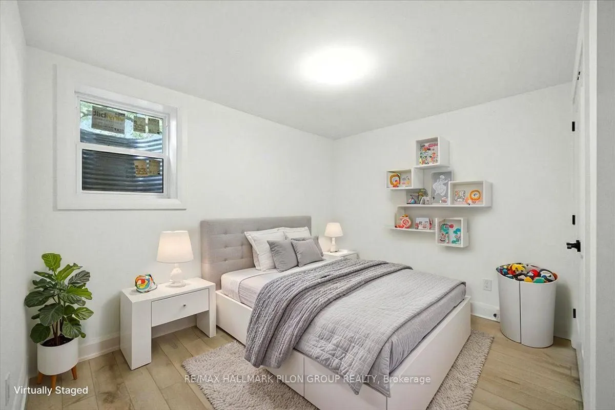 126 Hawk Crescent