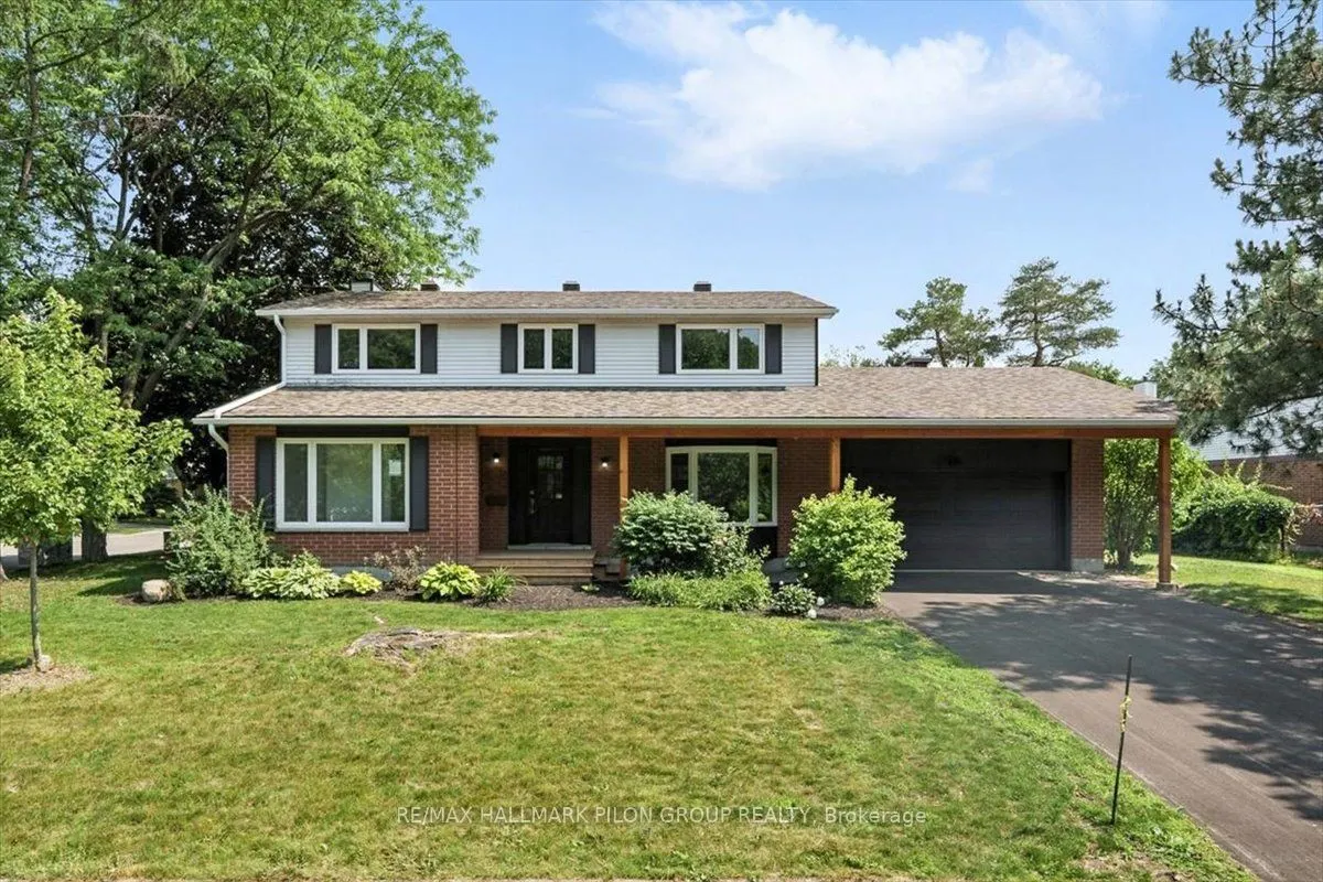 126 Hawk Crescent