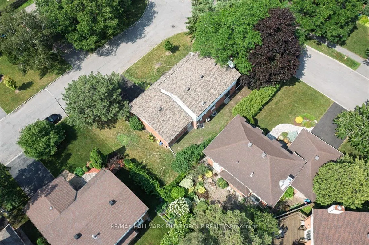 126 Hawk Crescent