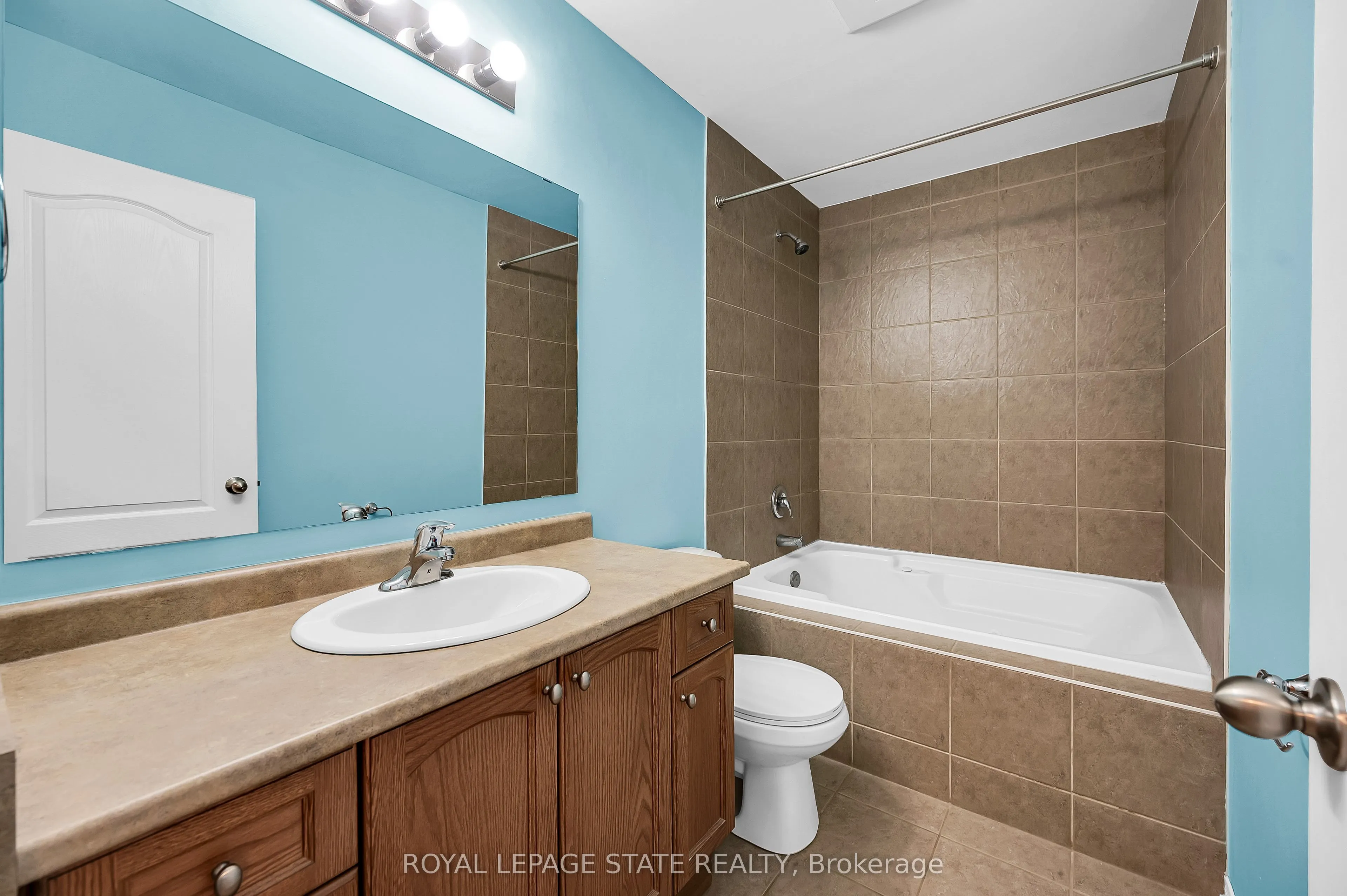 170 Palacebeach Trail, #24