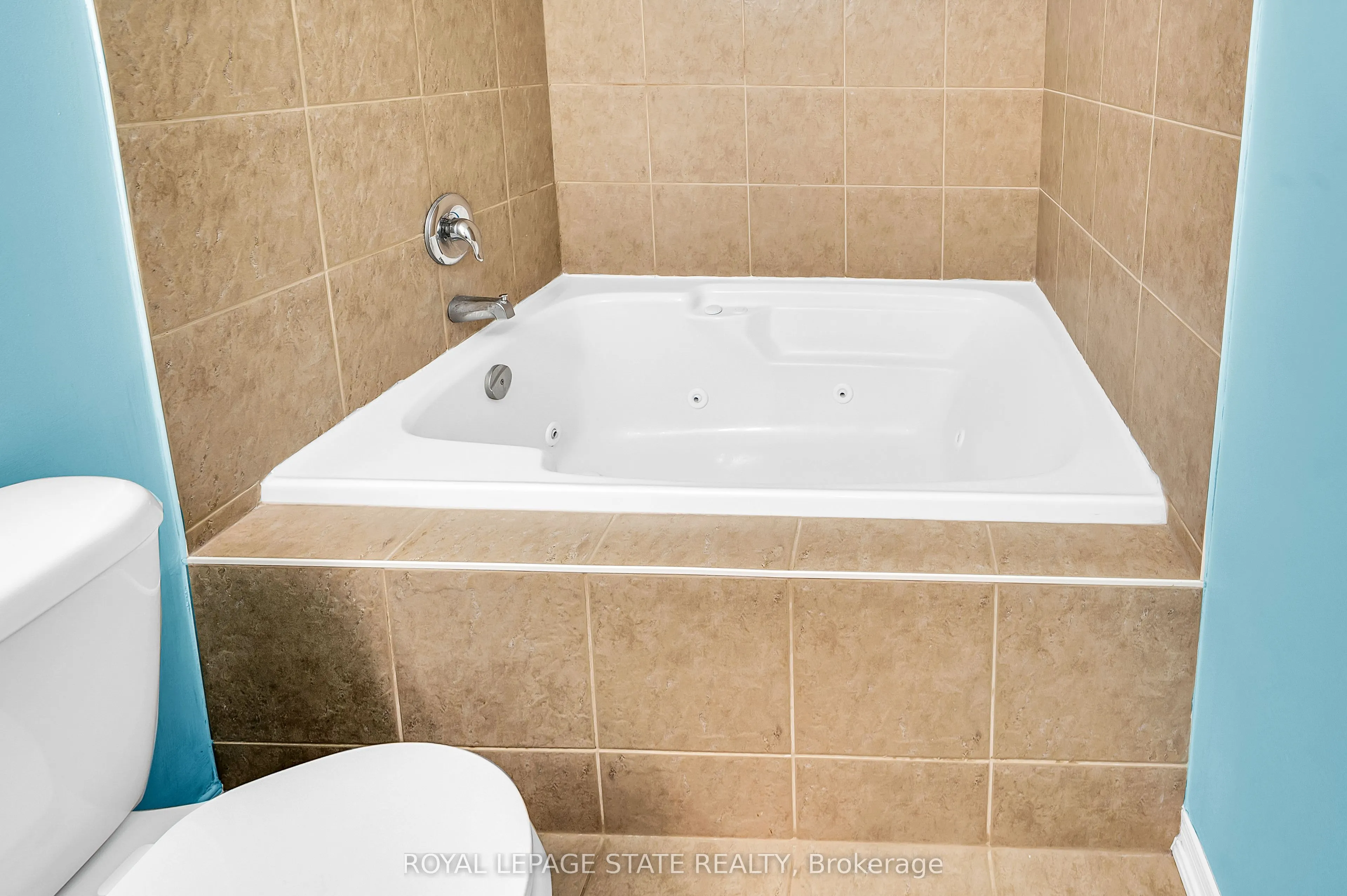 170 Palacebeach Trail, #24