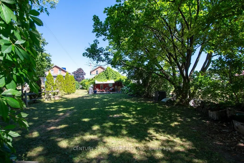 60 Albert Street E