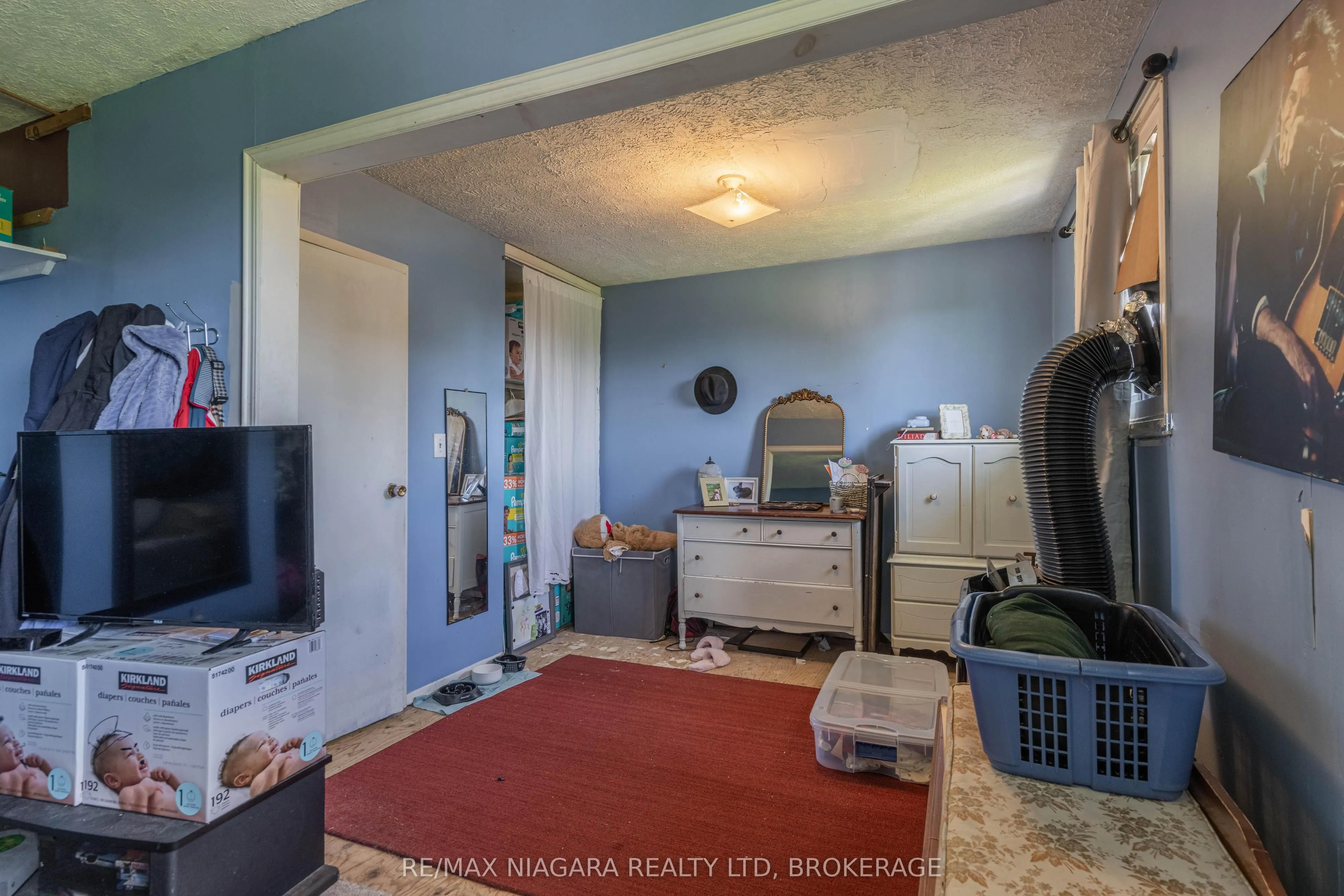 7709 Ronnie Crescent