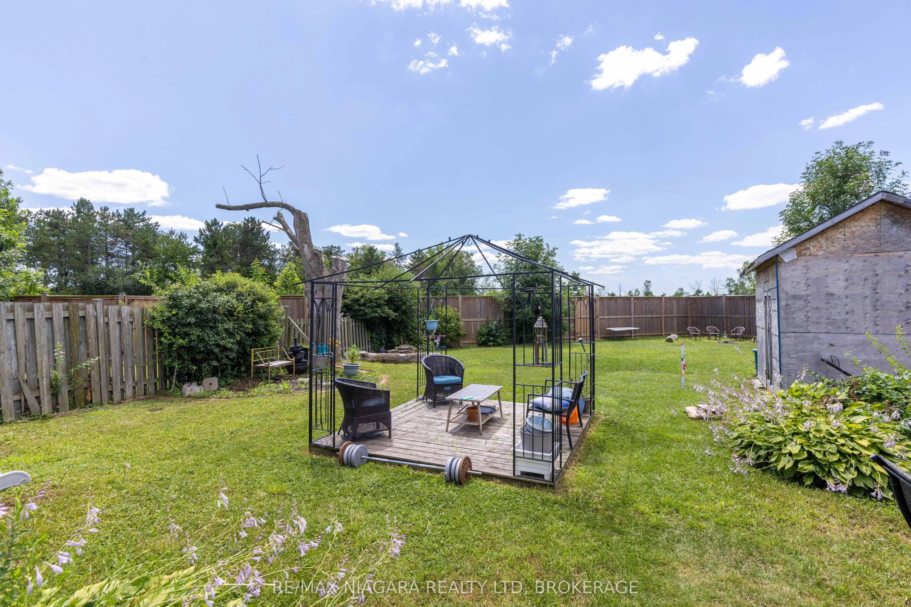 7709 Ronnie Crescent